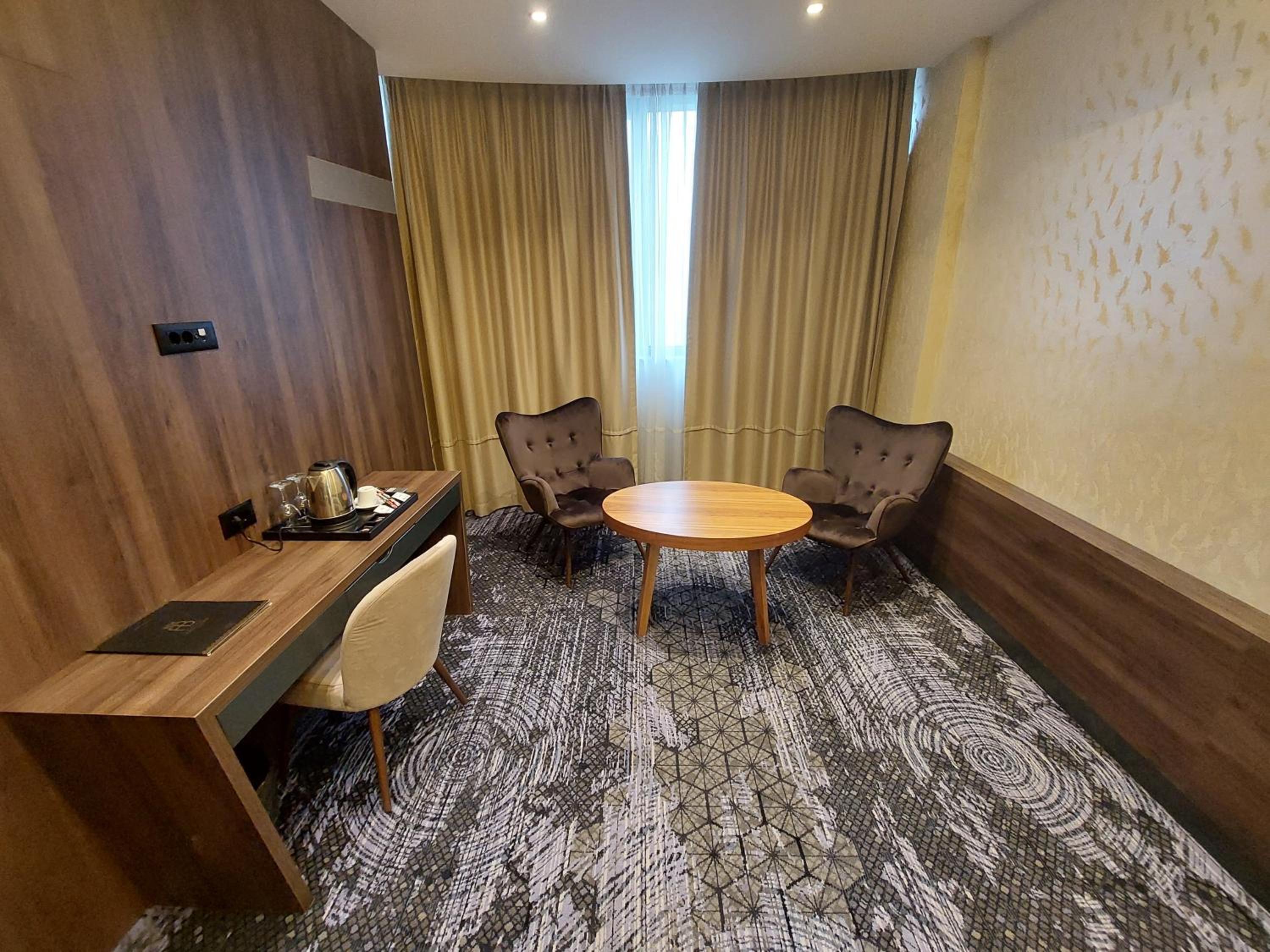 Large Double Room photo 2