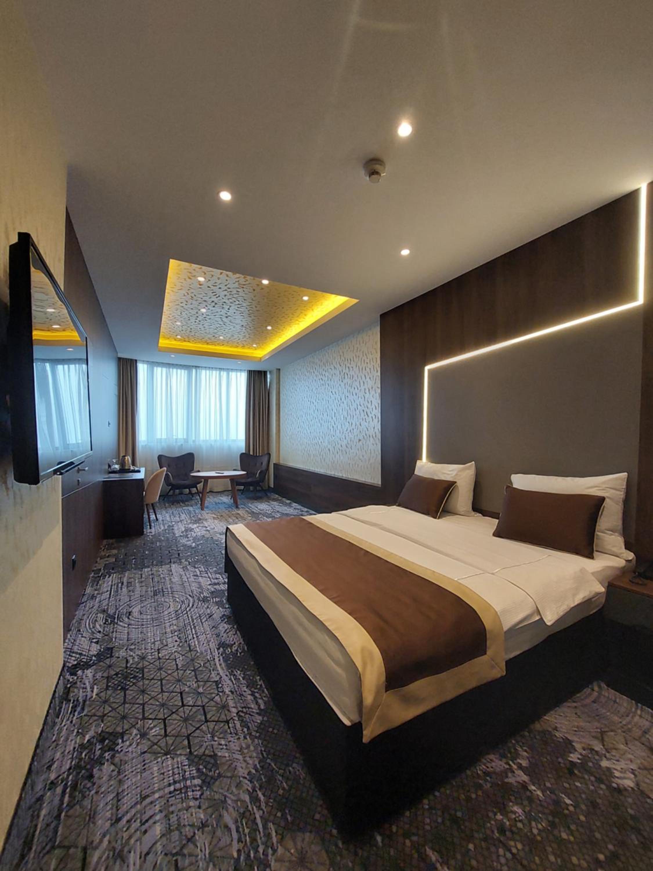 Large Double Room photo 1