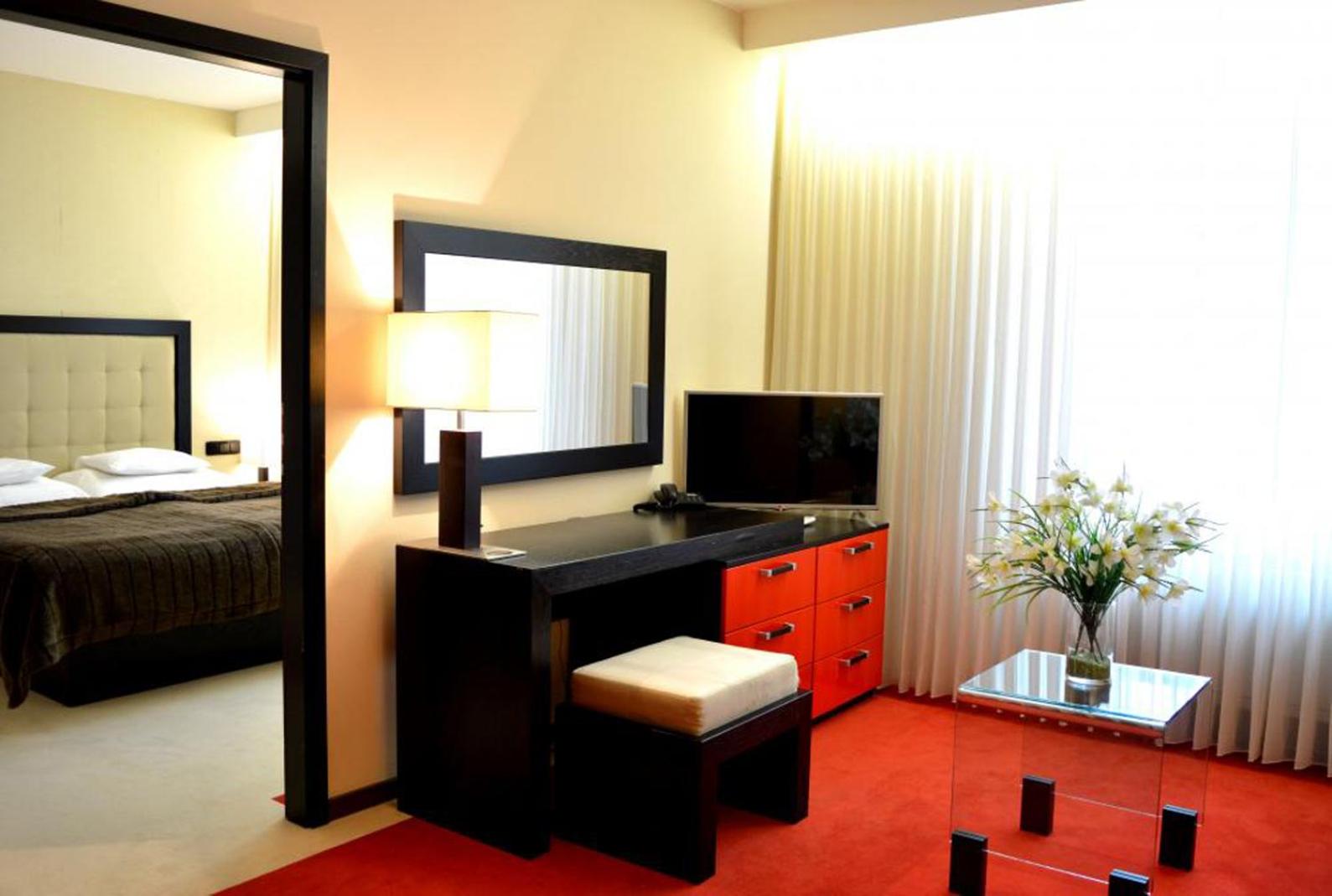 Superior King Suite photo 3