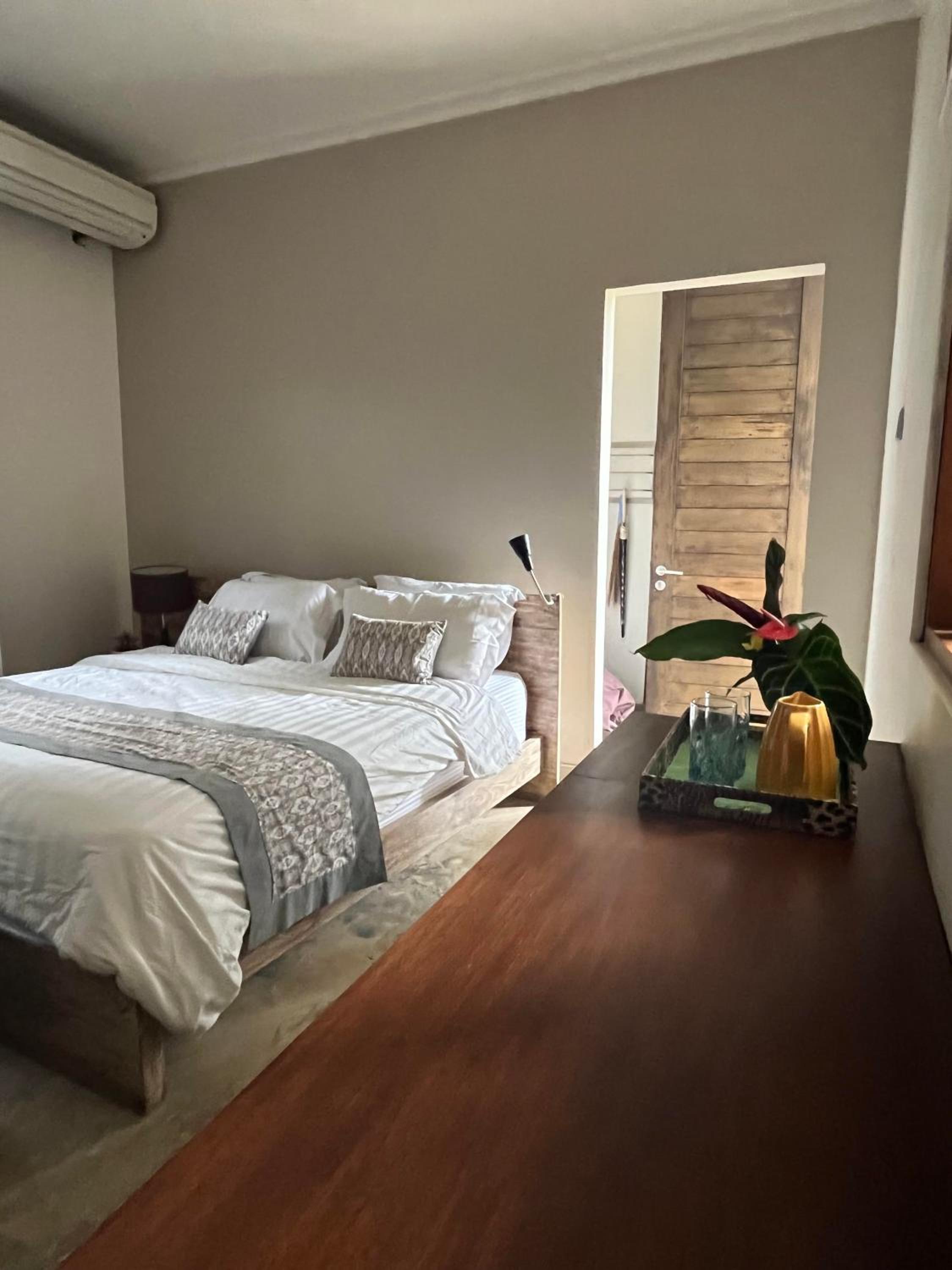 Deluxe Double Room with Bath - Photo 1