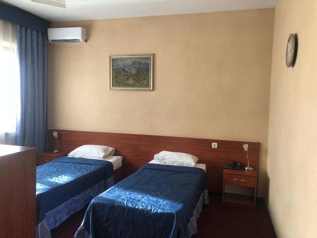 Twin Room - Photo 6