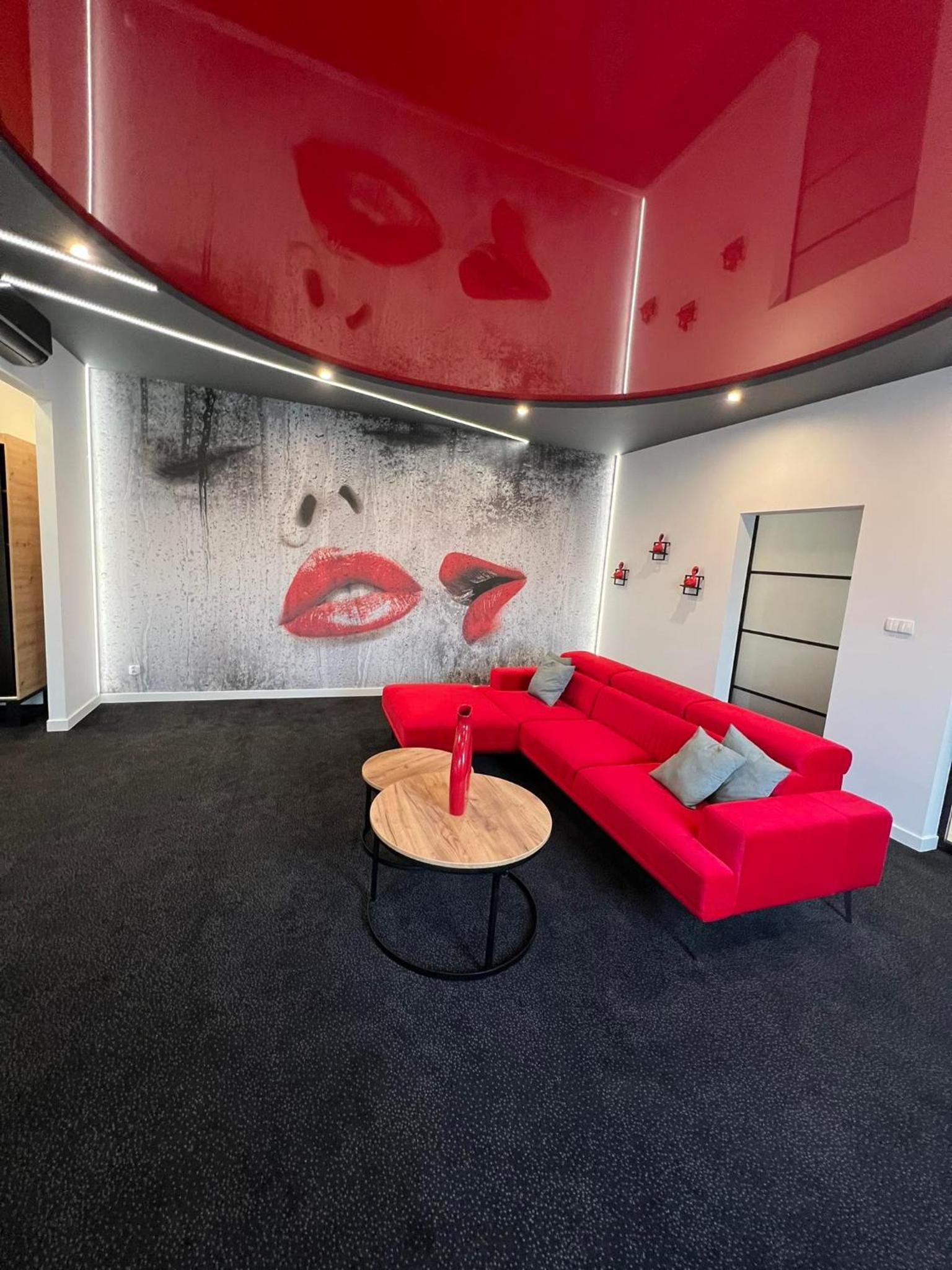 Deluxe King Studio - Photo 2