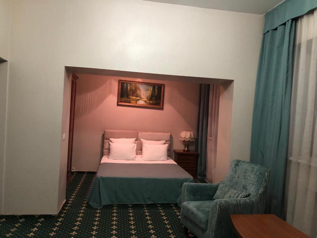 Suite - Photo 17