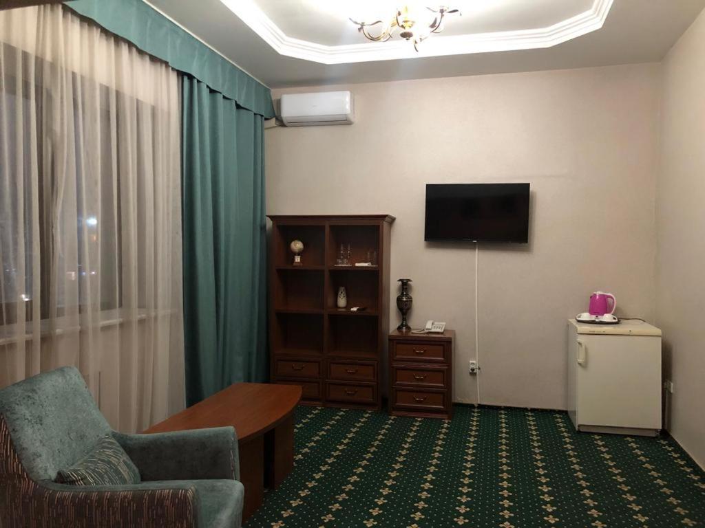 Suite - Photo 18