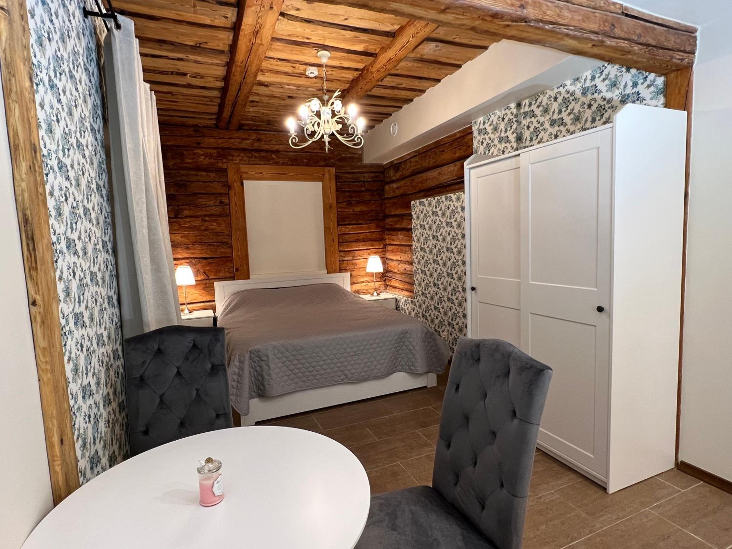 Deluxe Queen Room - Photo 1