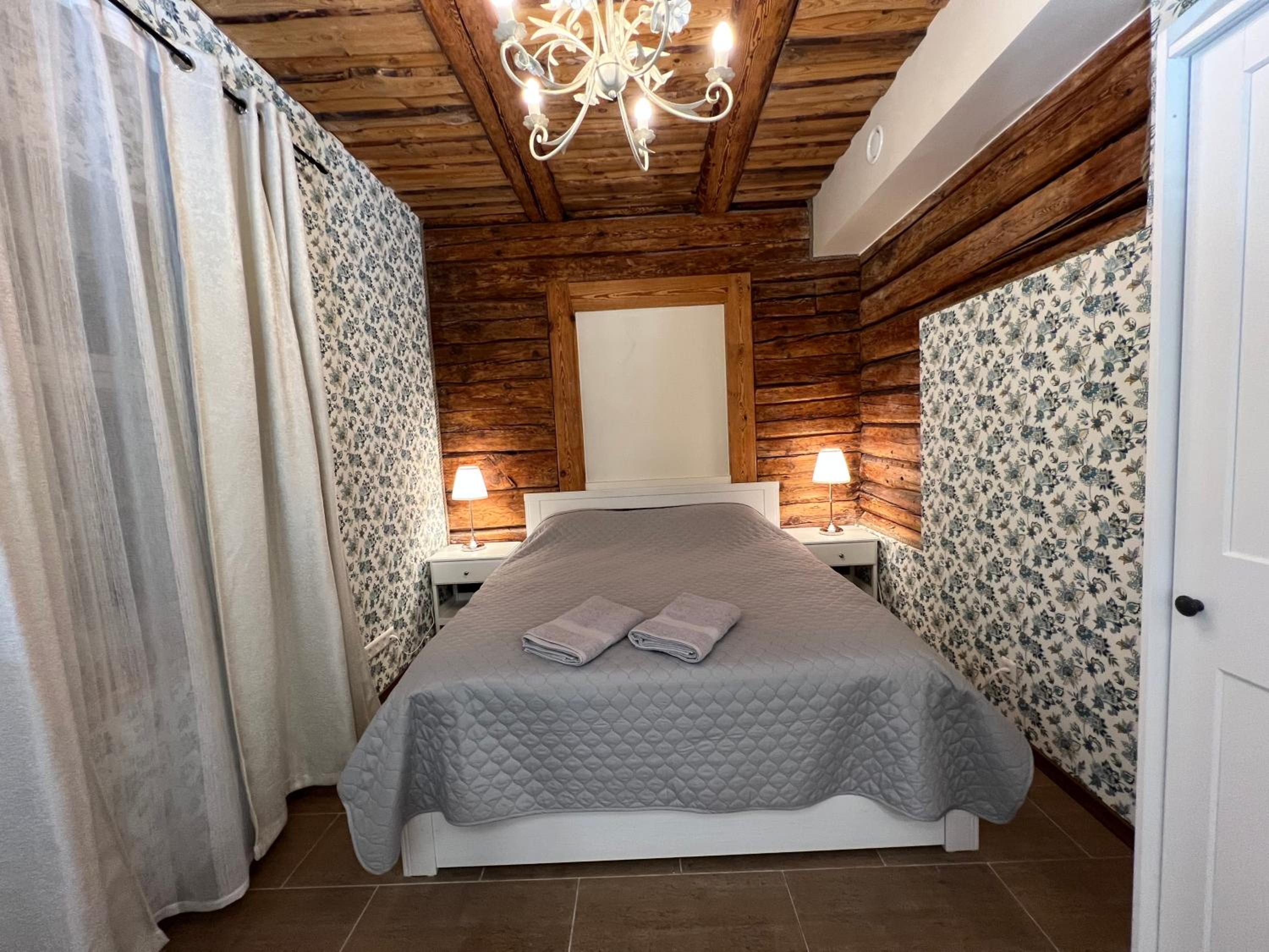 Deluxe Queen Room - Photo 6