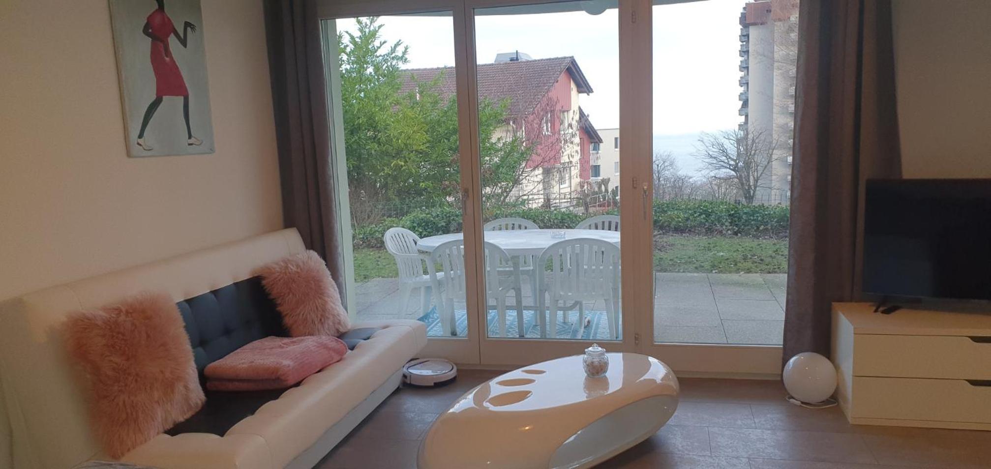 One-Bedroom House photo 2