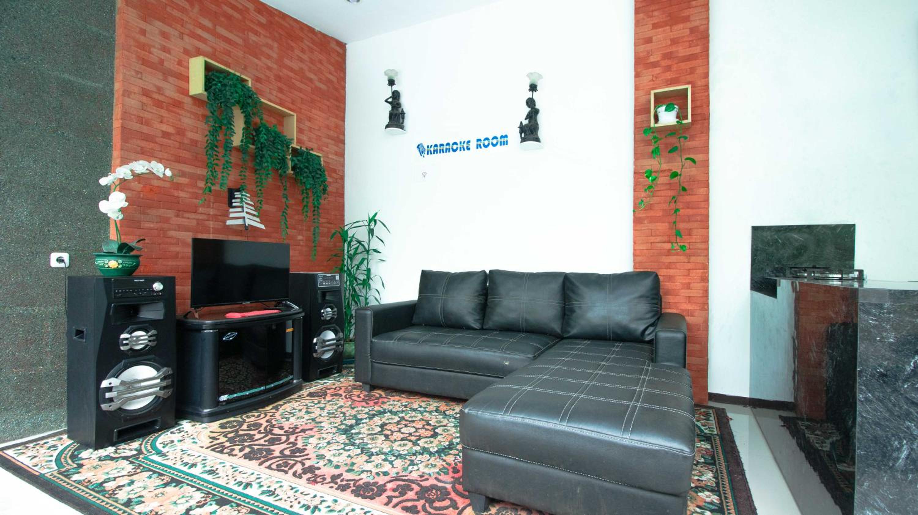 Villa photo 1