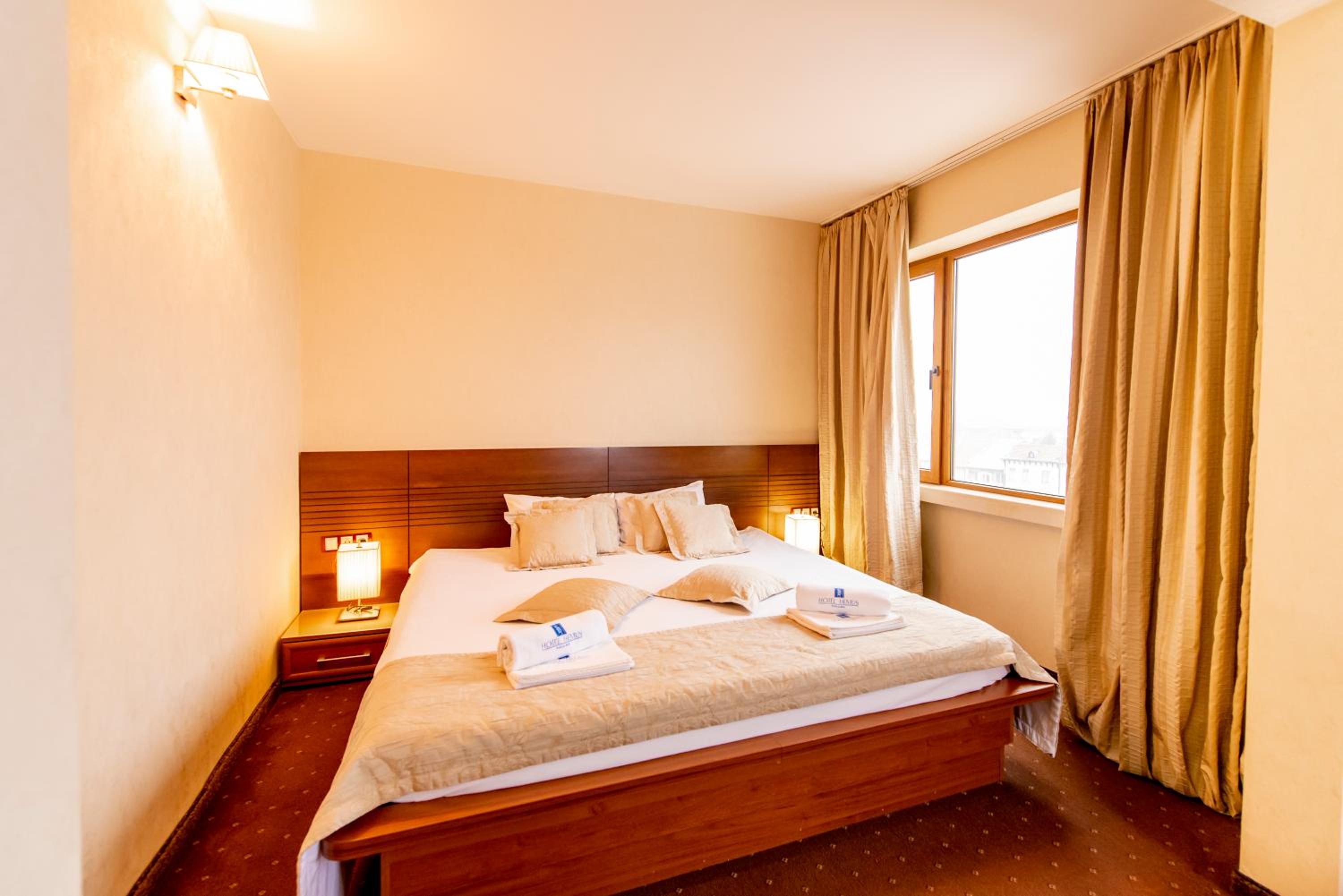 Double Room - Photo 2