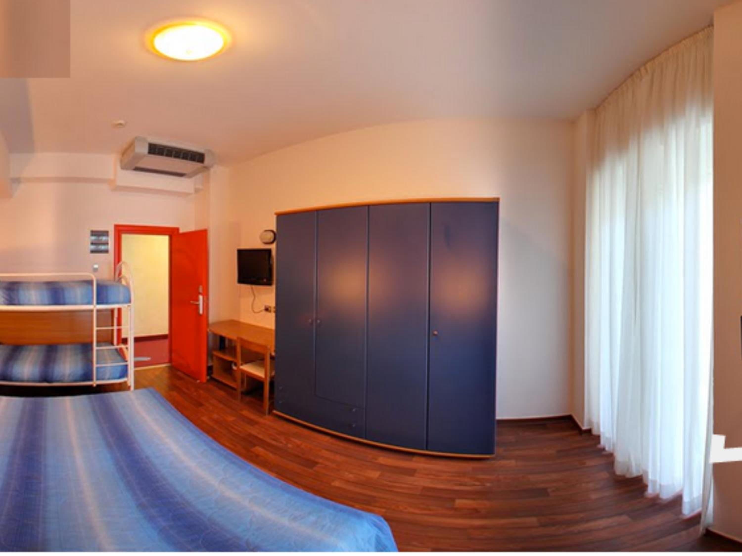 Quadruple Room with Balcony photo 1