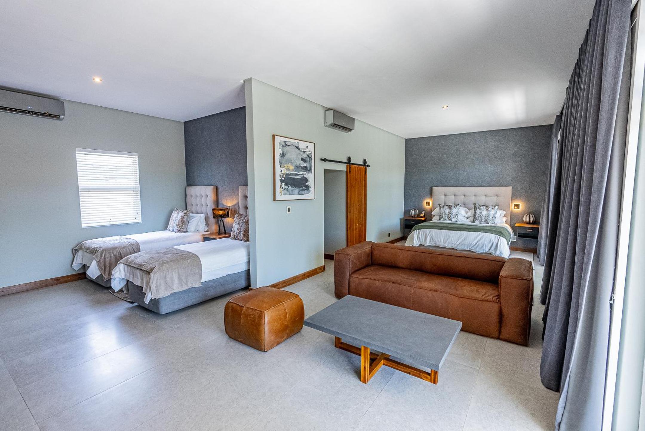 Family Room photo 1