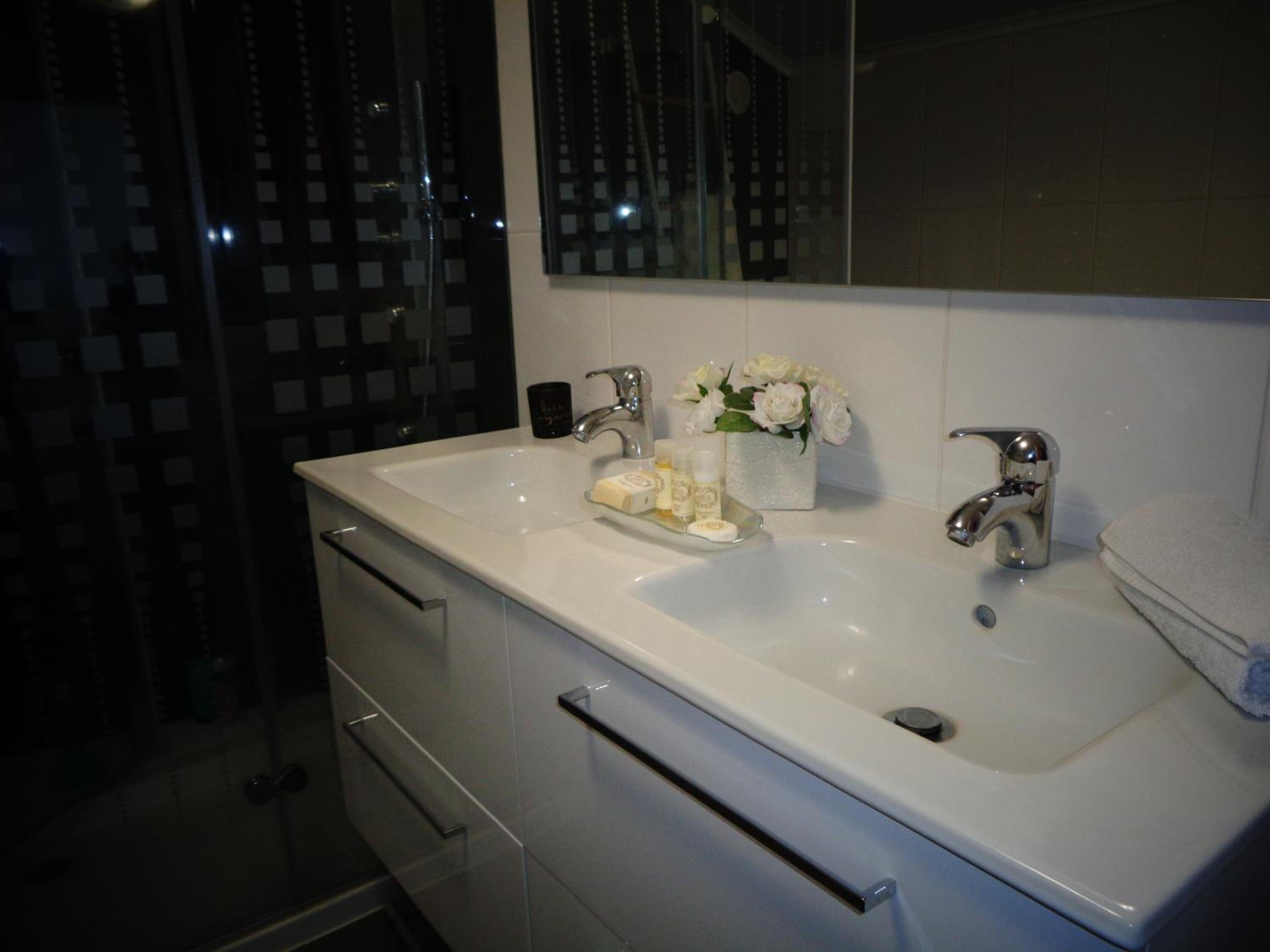 Deluxe Double Room with Balcony and Sea View photo 3
