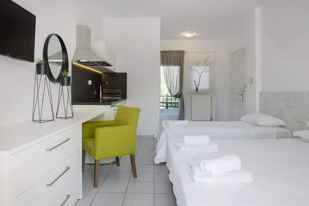 Deluxe Triple Room