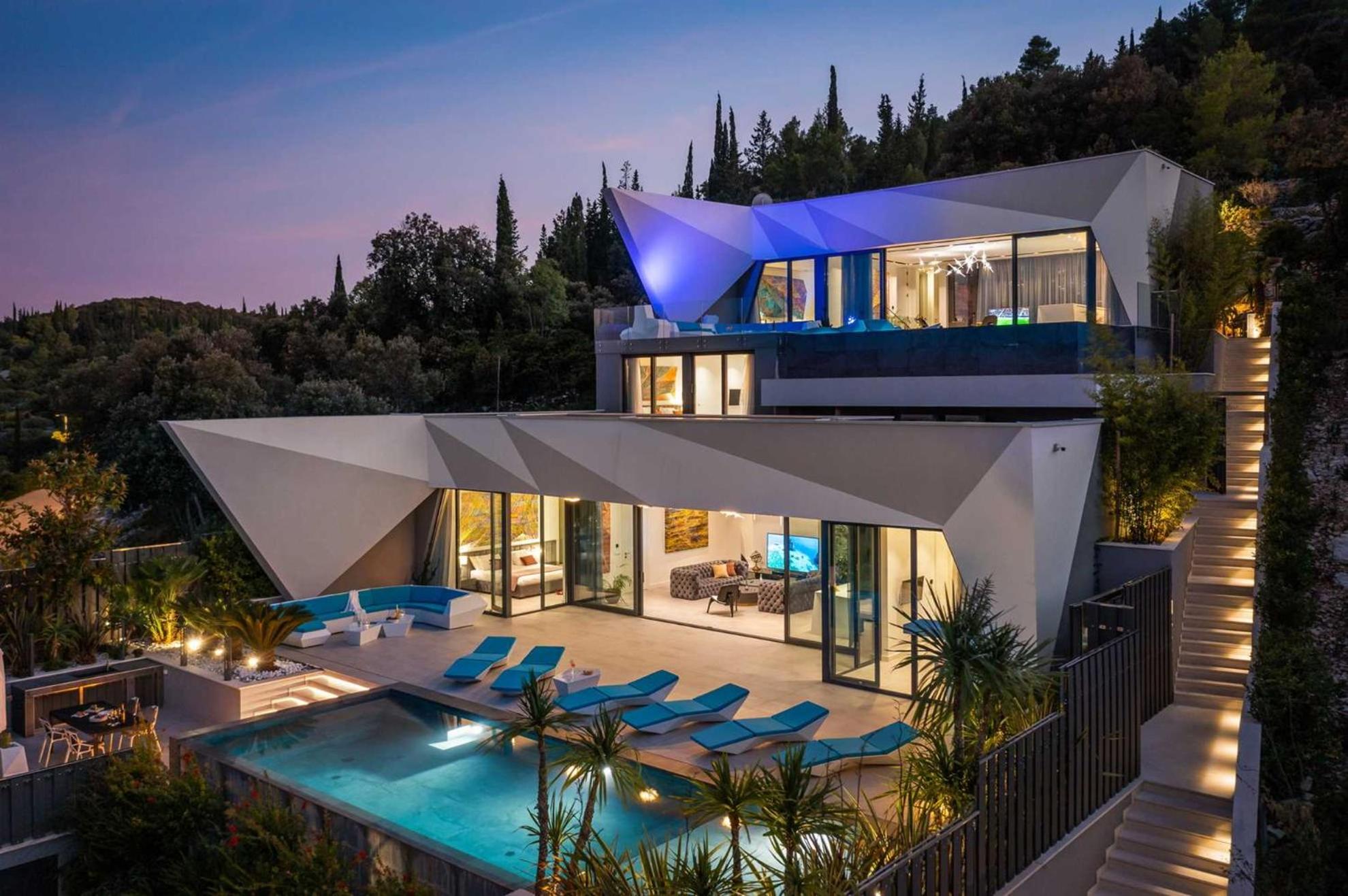 Villa photo 2