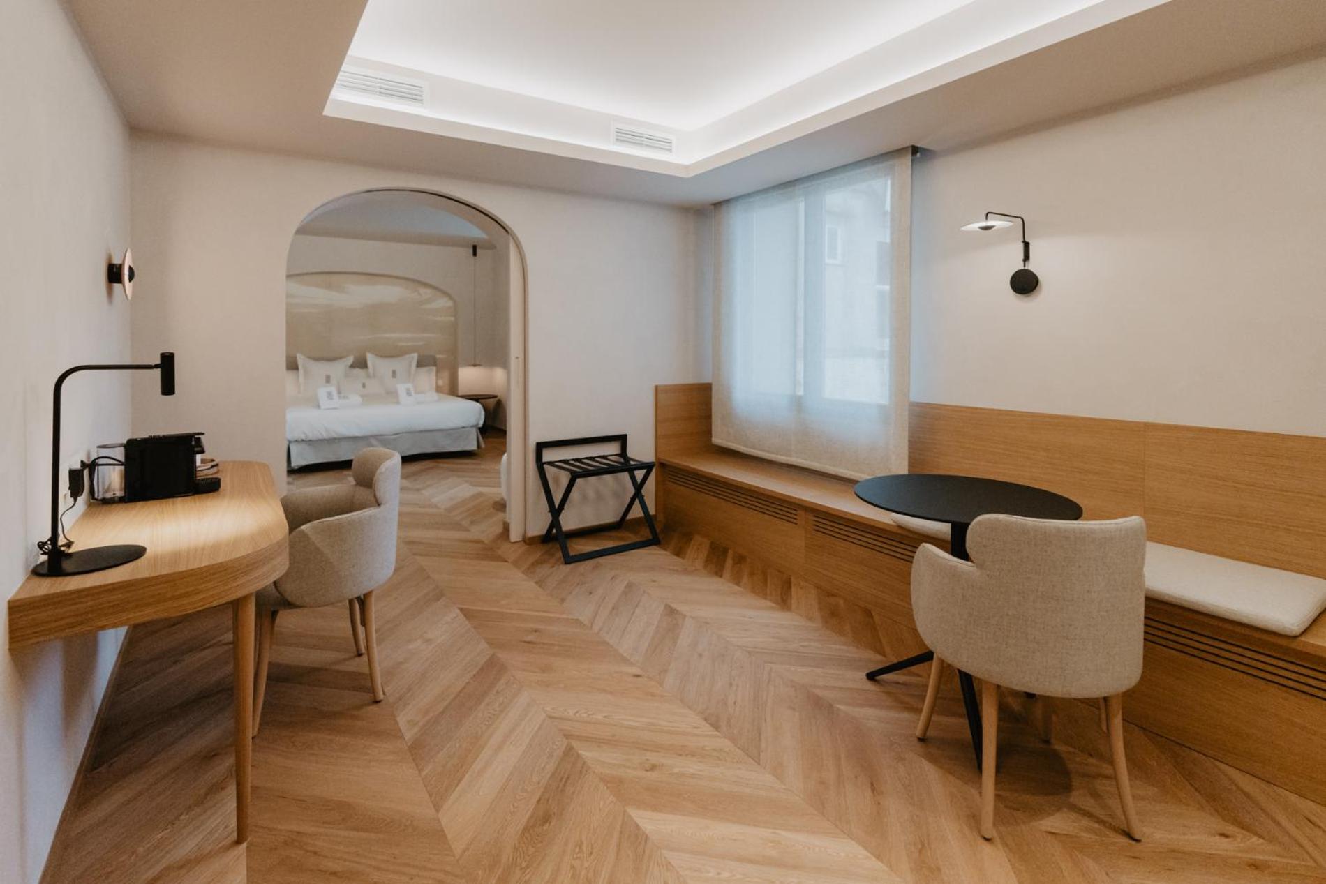 Suite - Photo 5