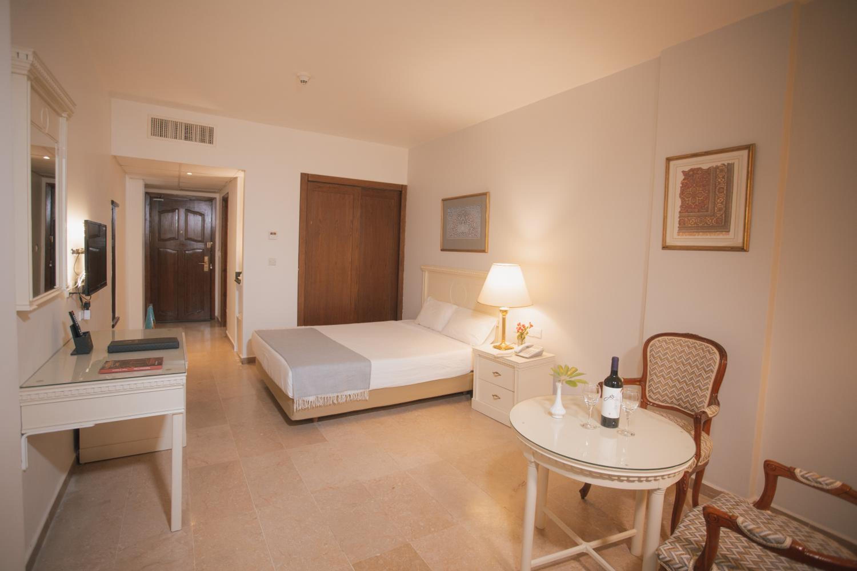 Deluxe Single Room with Balcony photo 2