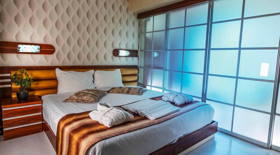 Standard Double or Twin Room - Photo 17