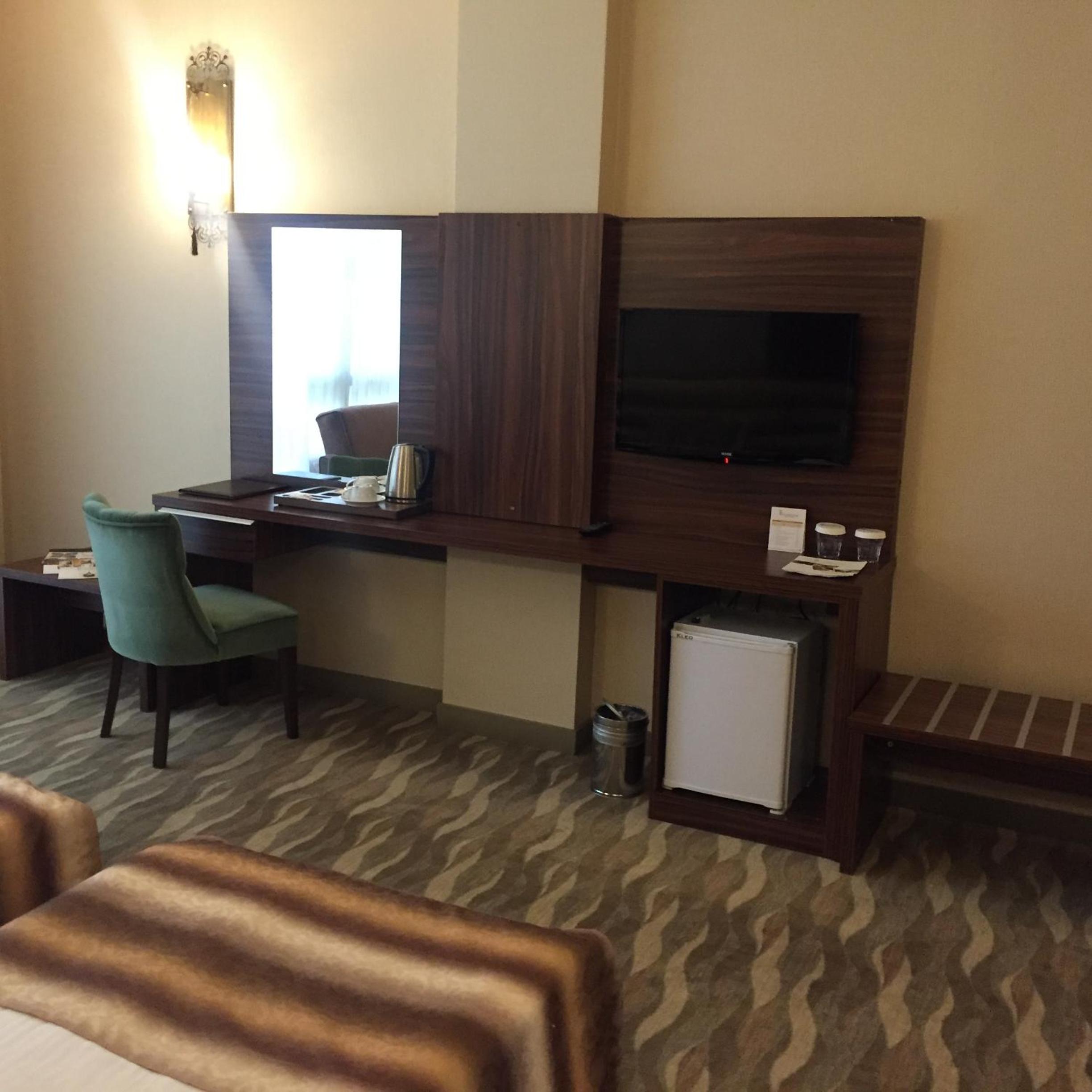 Standard Double or Twin Room - Photo 18