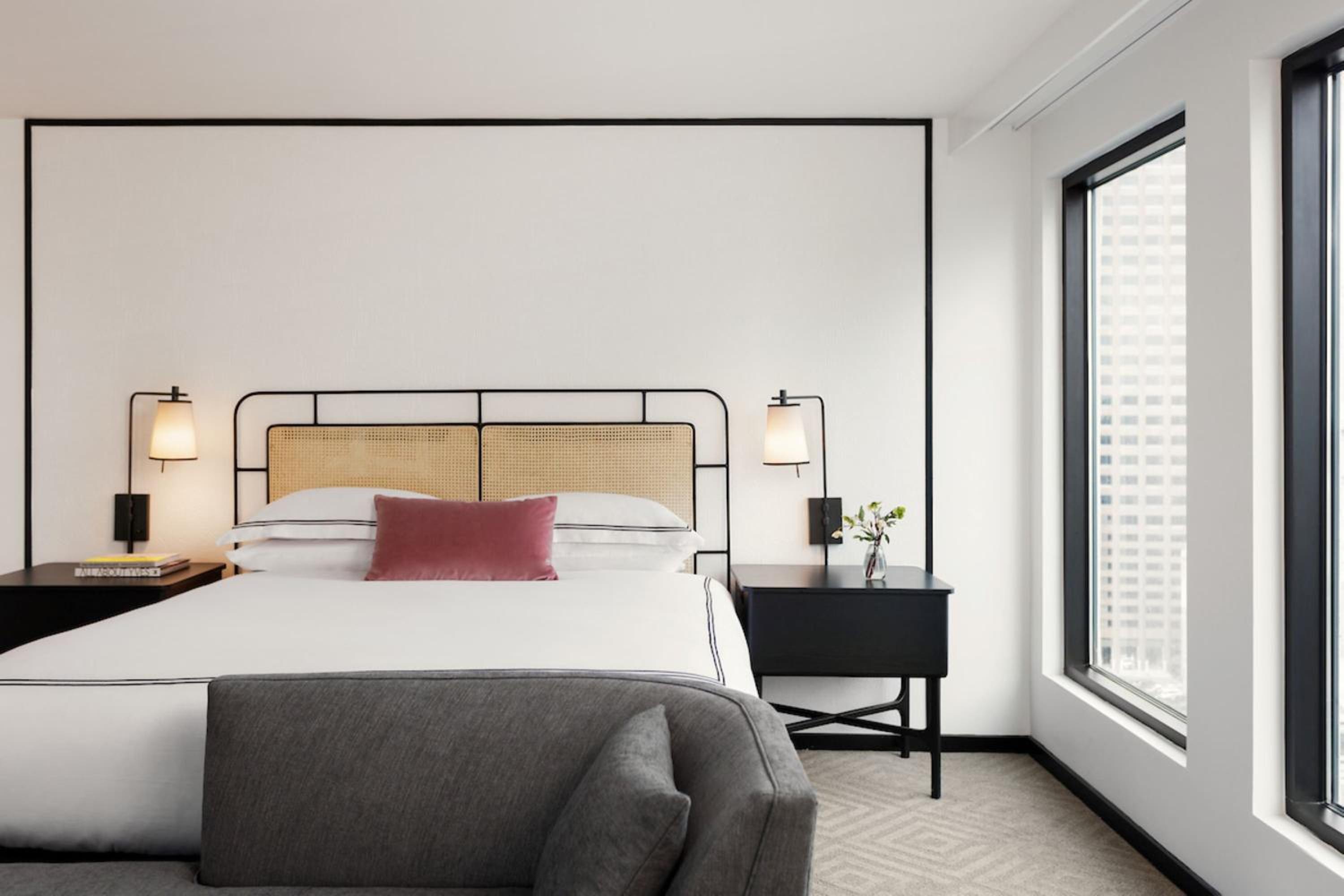 Premium King Room - Photo 3