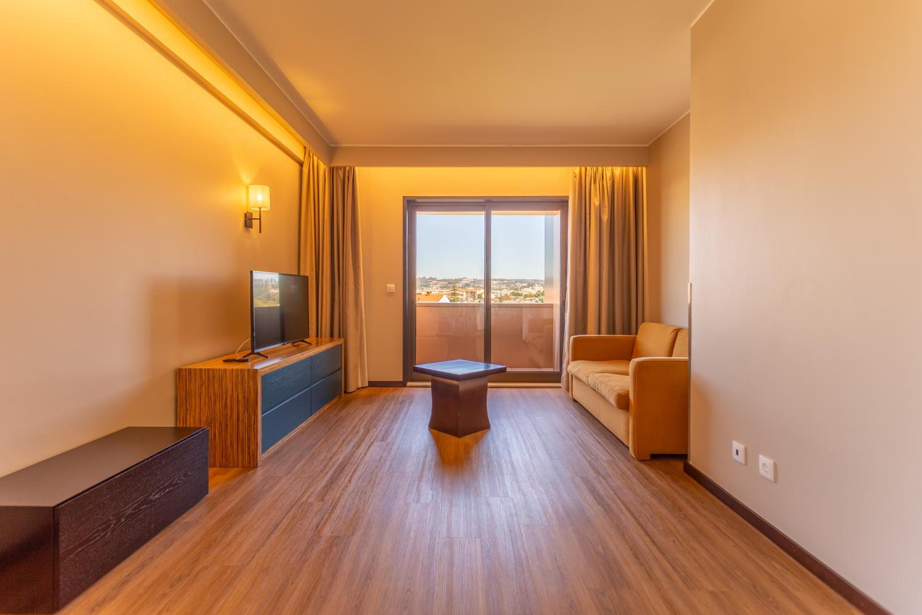 Superior Suite - Photo 2