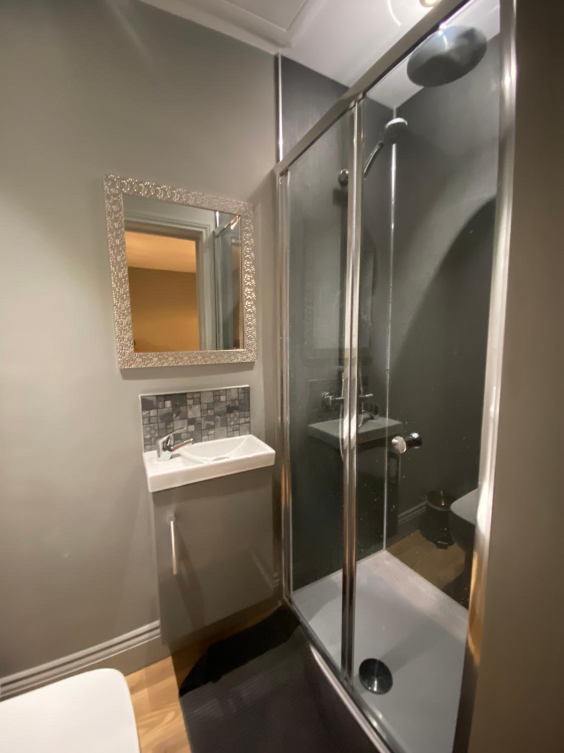 Three-Bedroom House photo 2