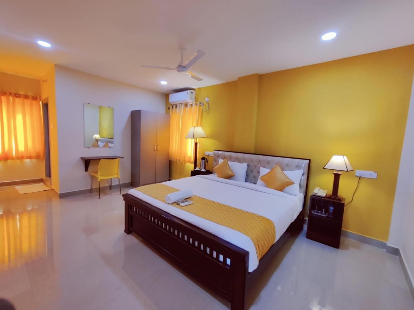 Deluxe Double Room (2 Adults + 1 Child)