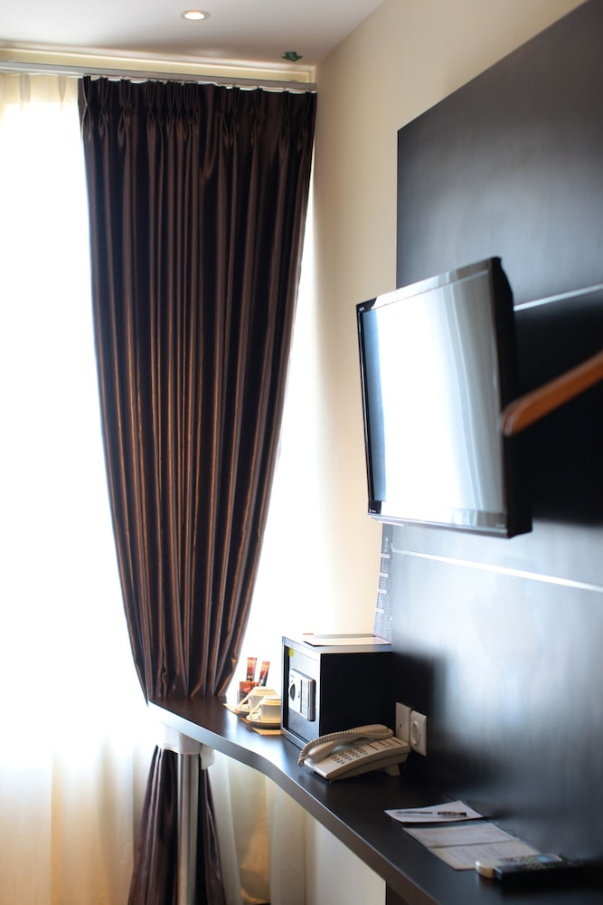 Premier King (City view) photo 2