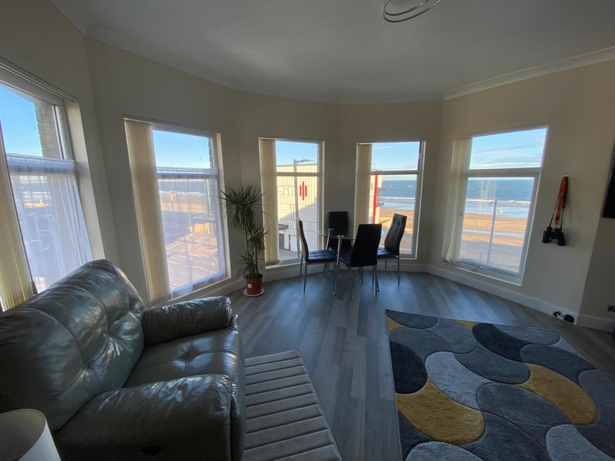 Apartment with Sea View - Photo 33