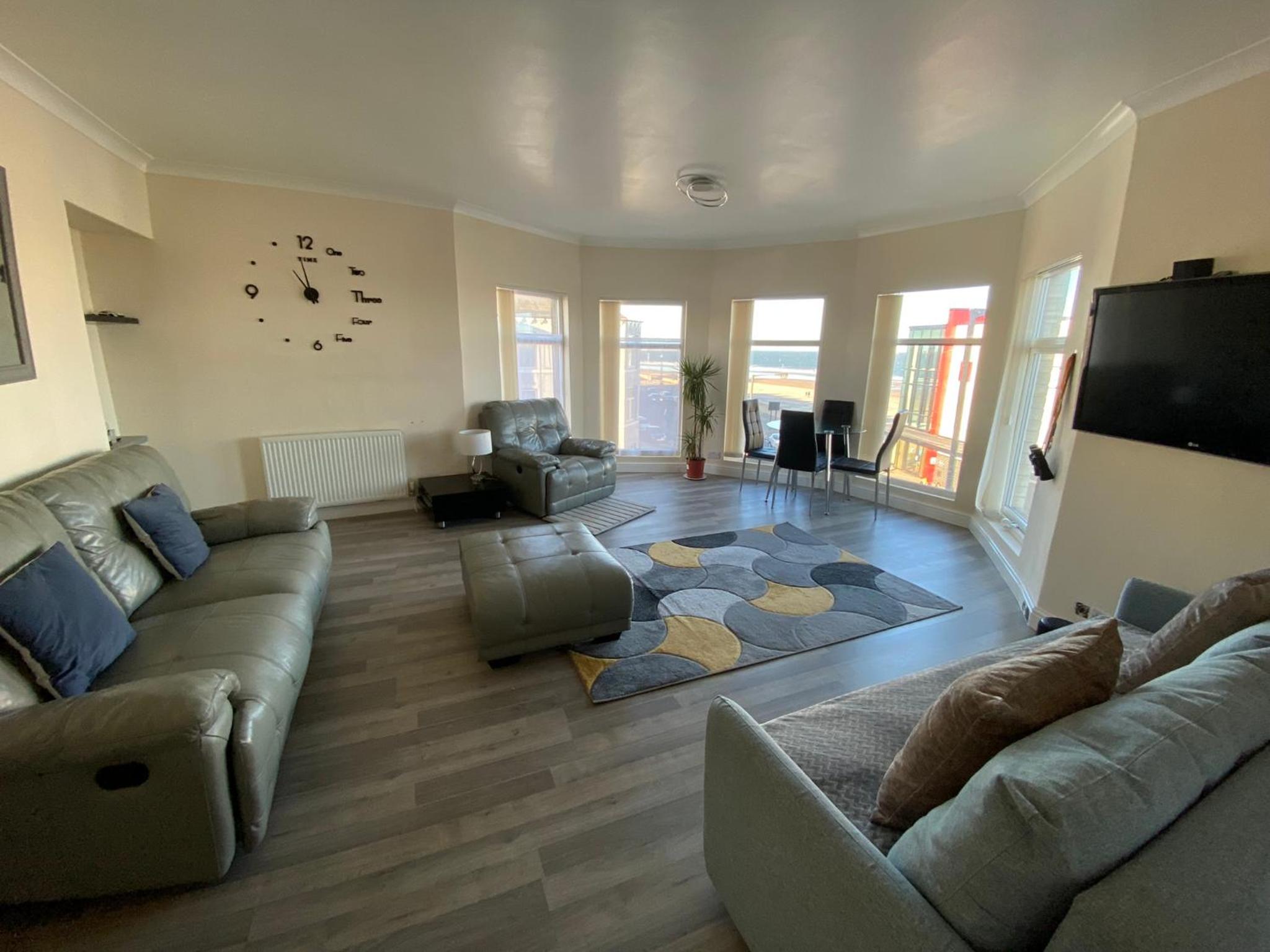 Apartment with Sea View - Photo 18