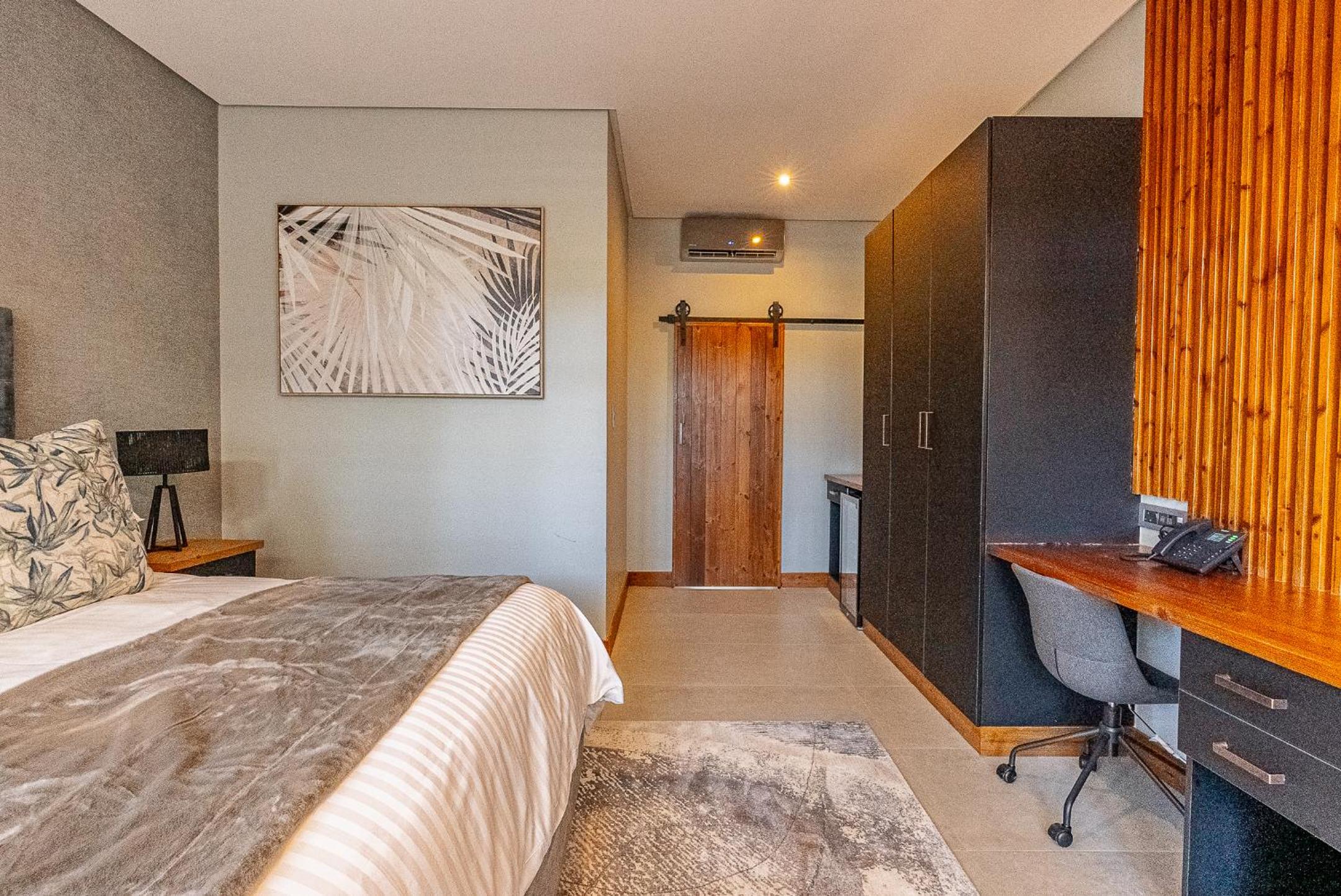 Standard Double Room photo 3
