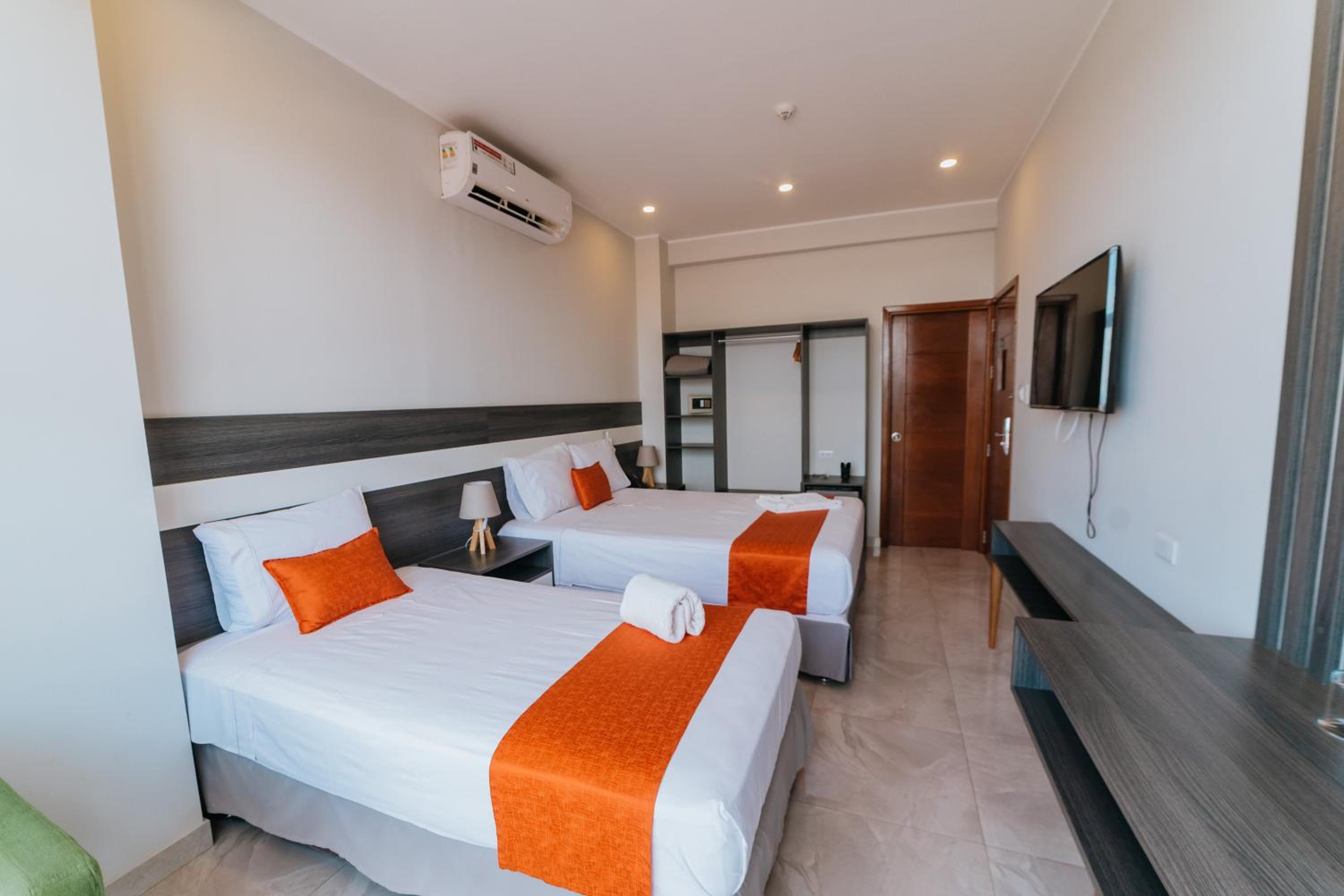 Superior Double Room with Two Double Beds photo 2