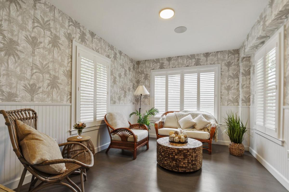 Five-Bedroom House photo 1