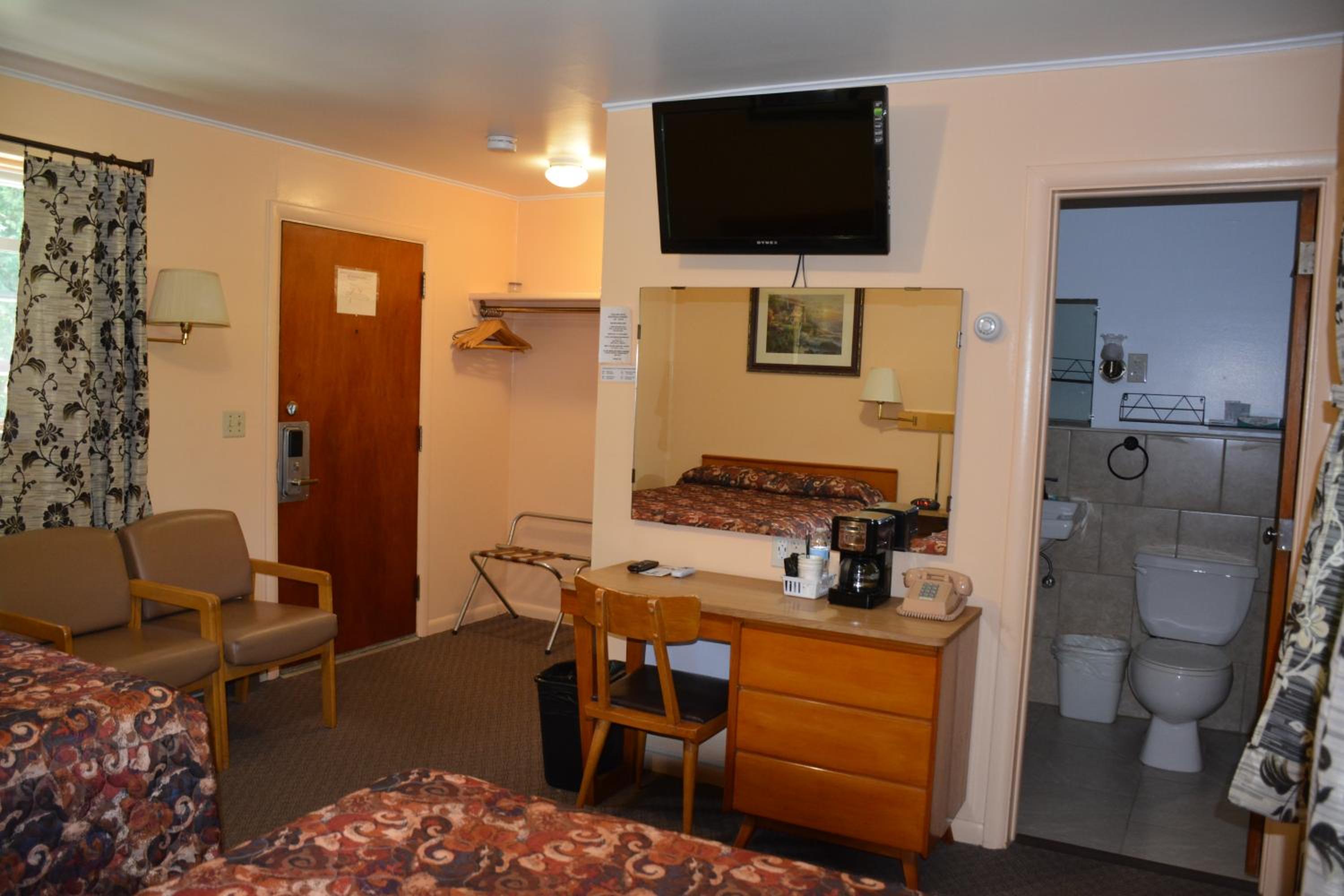 Double Room with Two Double Beds - Non-Smoking photo 2