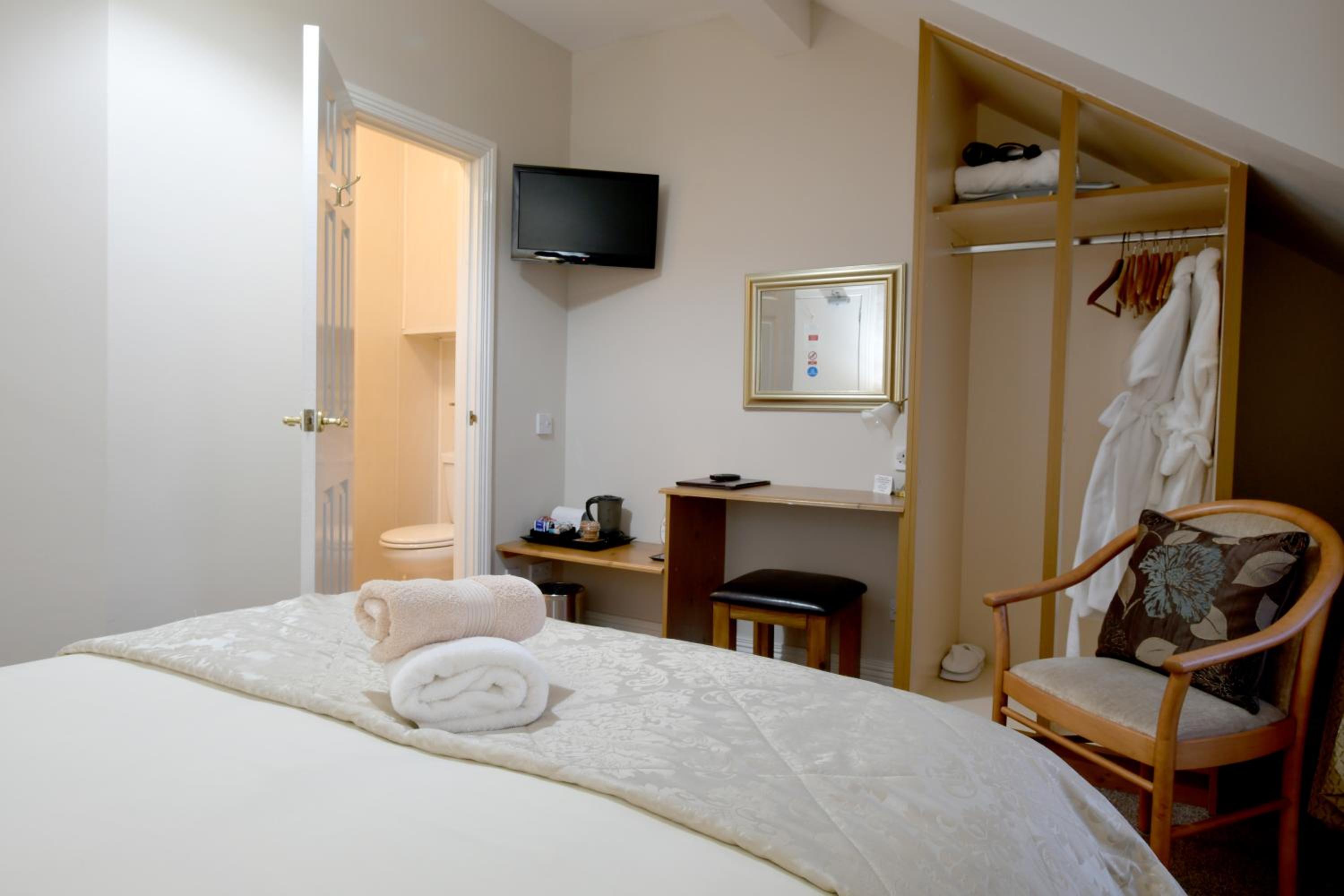 Classic Double Room - Photo 4