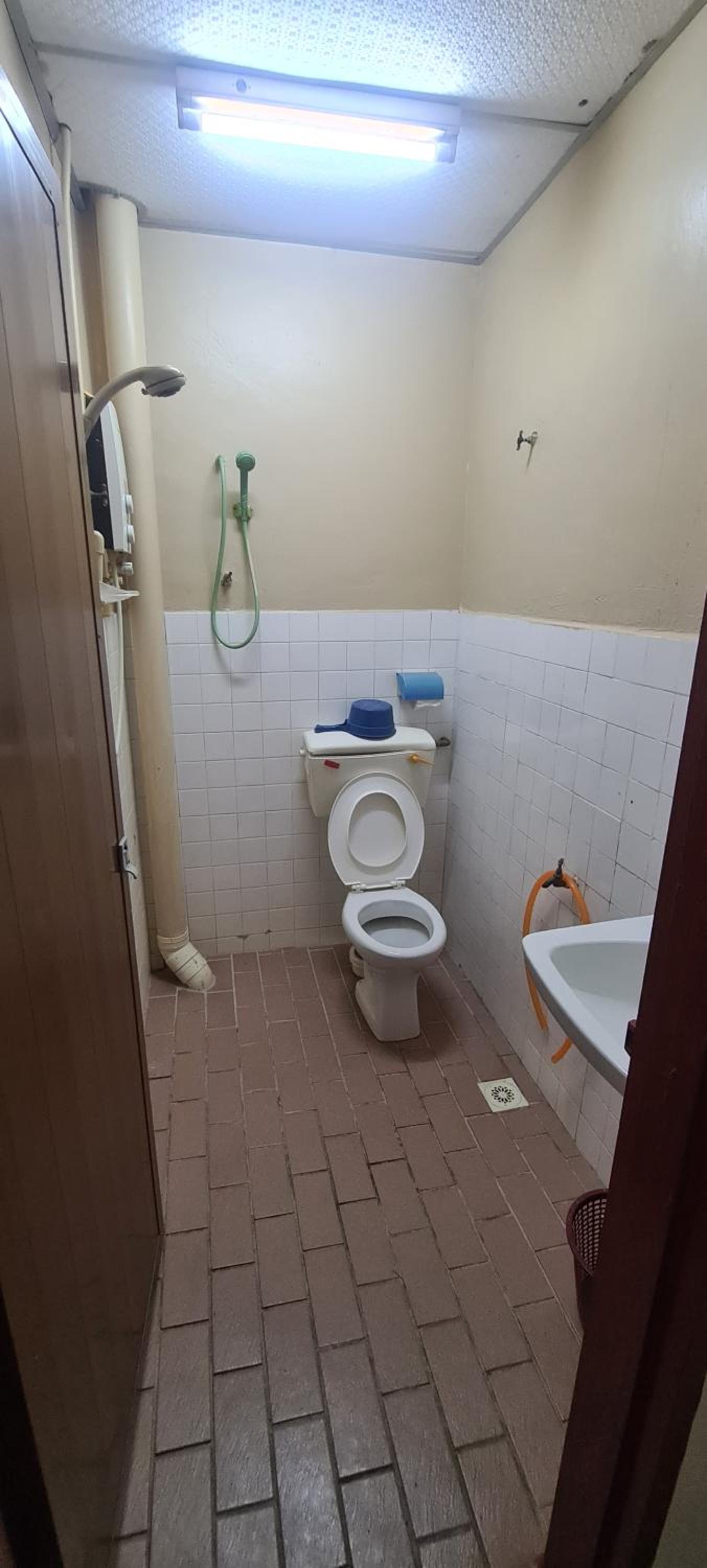 Budget Twin Room - Photo 7