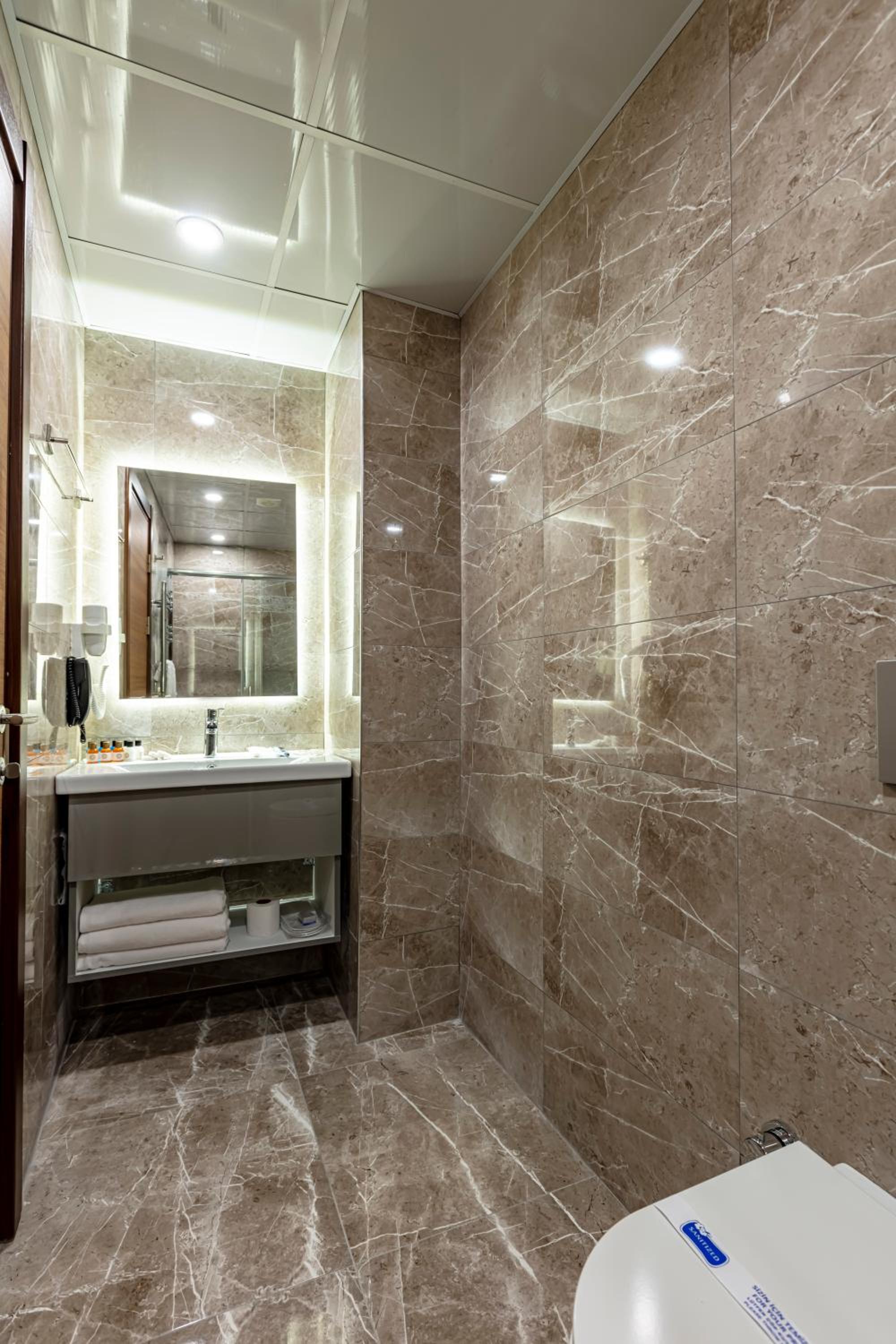 Superior Triple Room photo 3