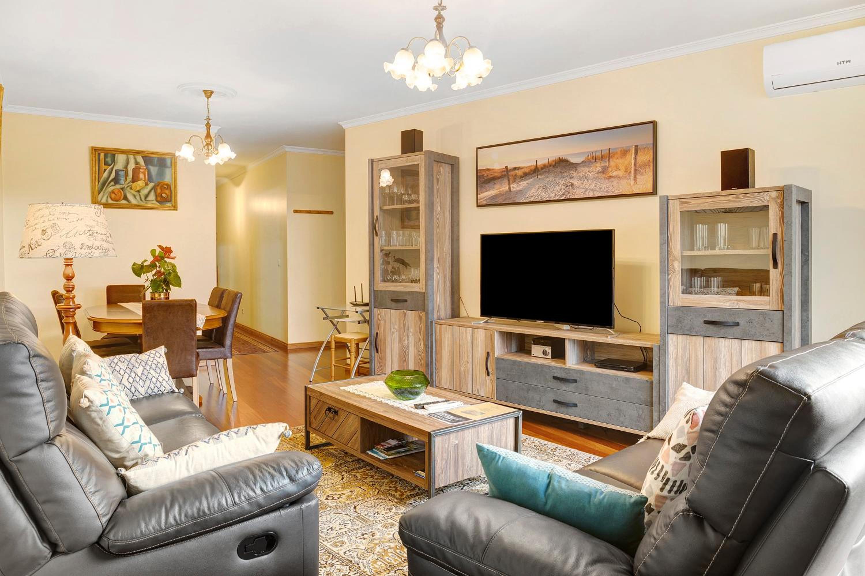 Two-Bedroom Deluxe Apartment with Ocean View photo 1