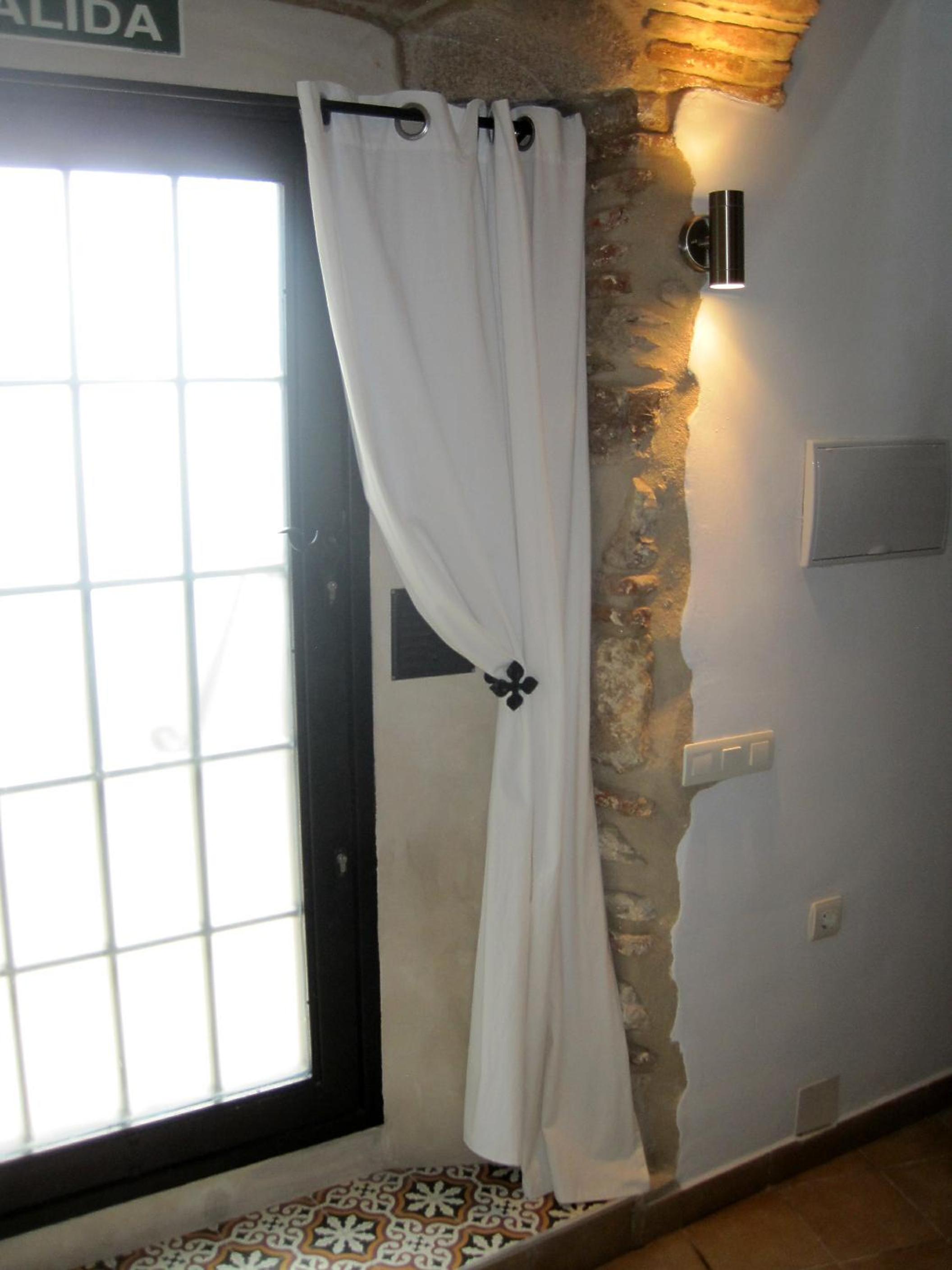 Two-Bedroom House - Photo 36