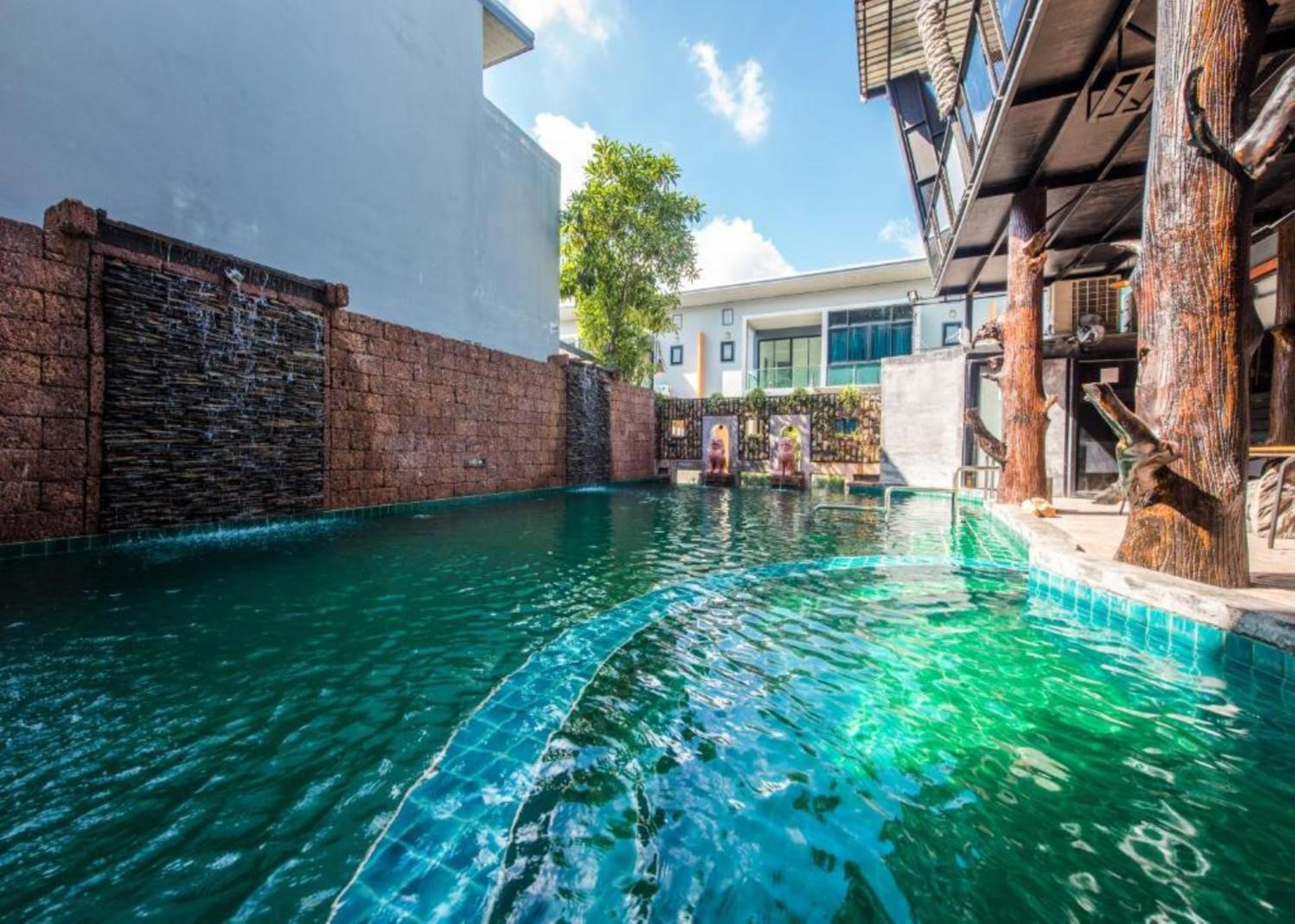 Villa with Private Pool - Photo 13