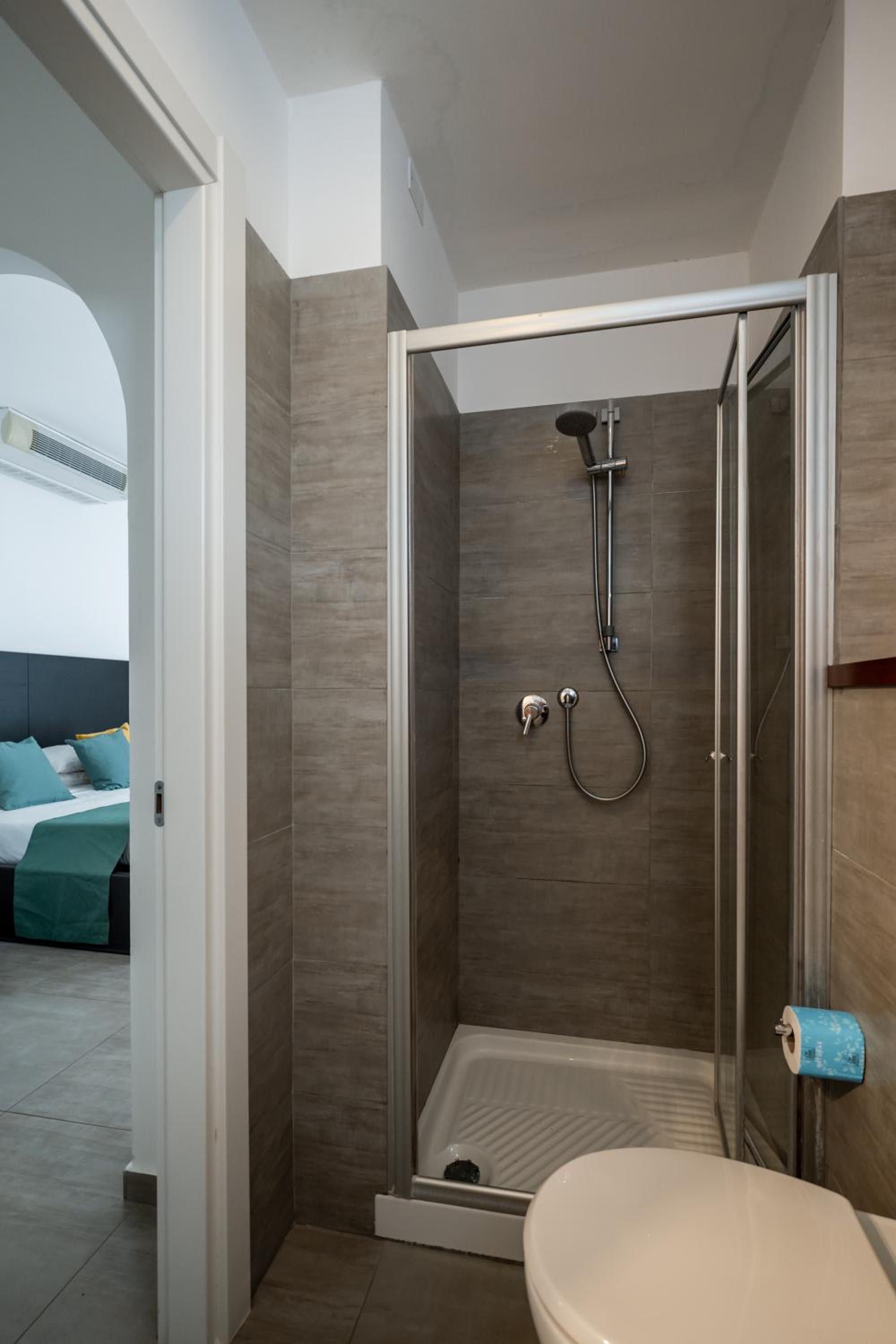 Comfort Triple Room with Side Sea View photo 2
