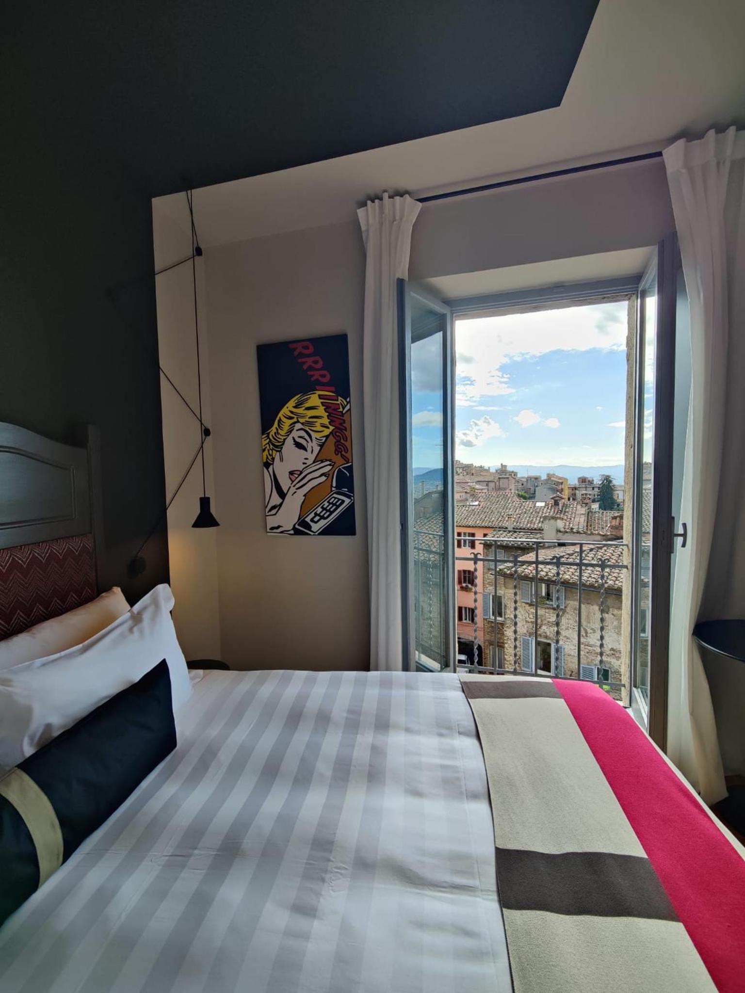 Deluxe Room - Photo 8