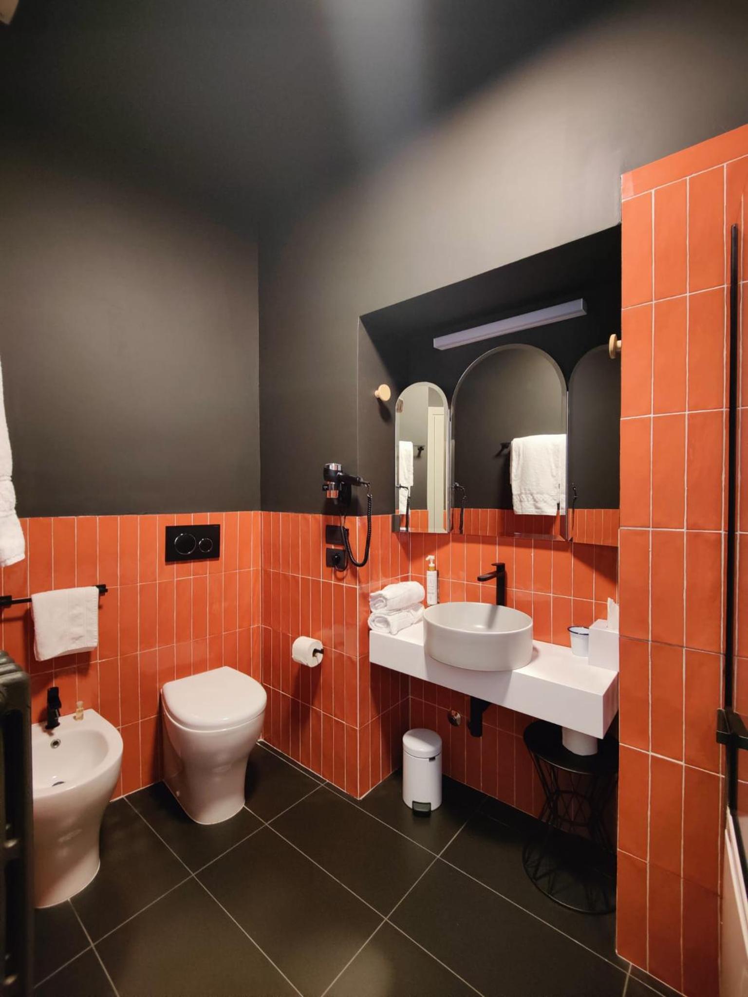 Deluxe Room - Photo 10