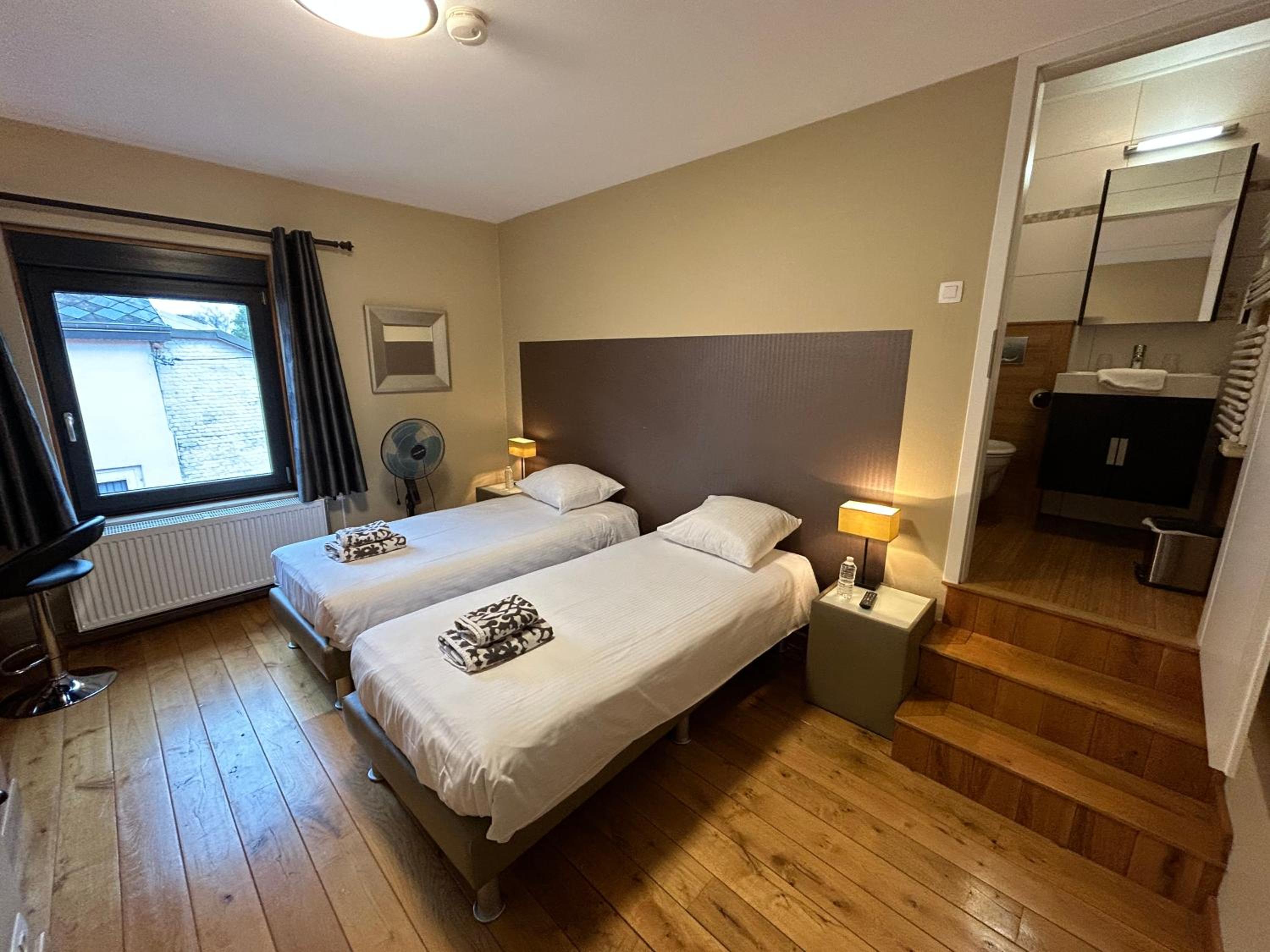 Double Room with Private External Bathroom photo 2