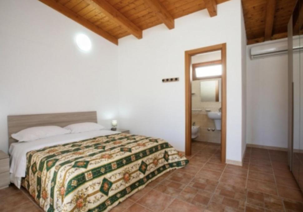 Deluxe Room - Photo 1