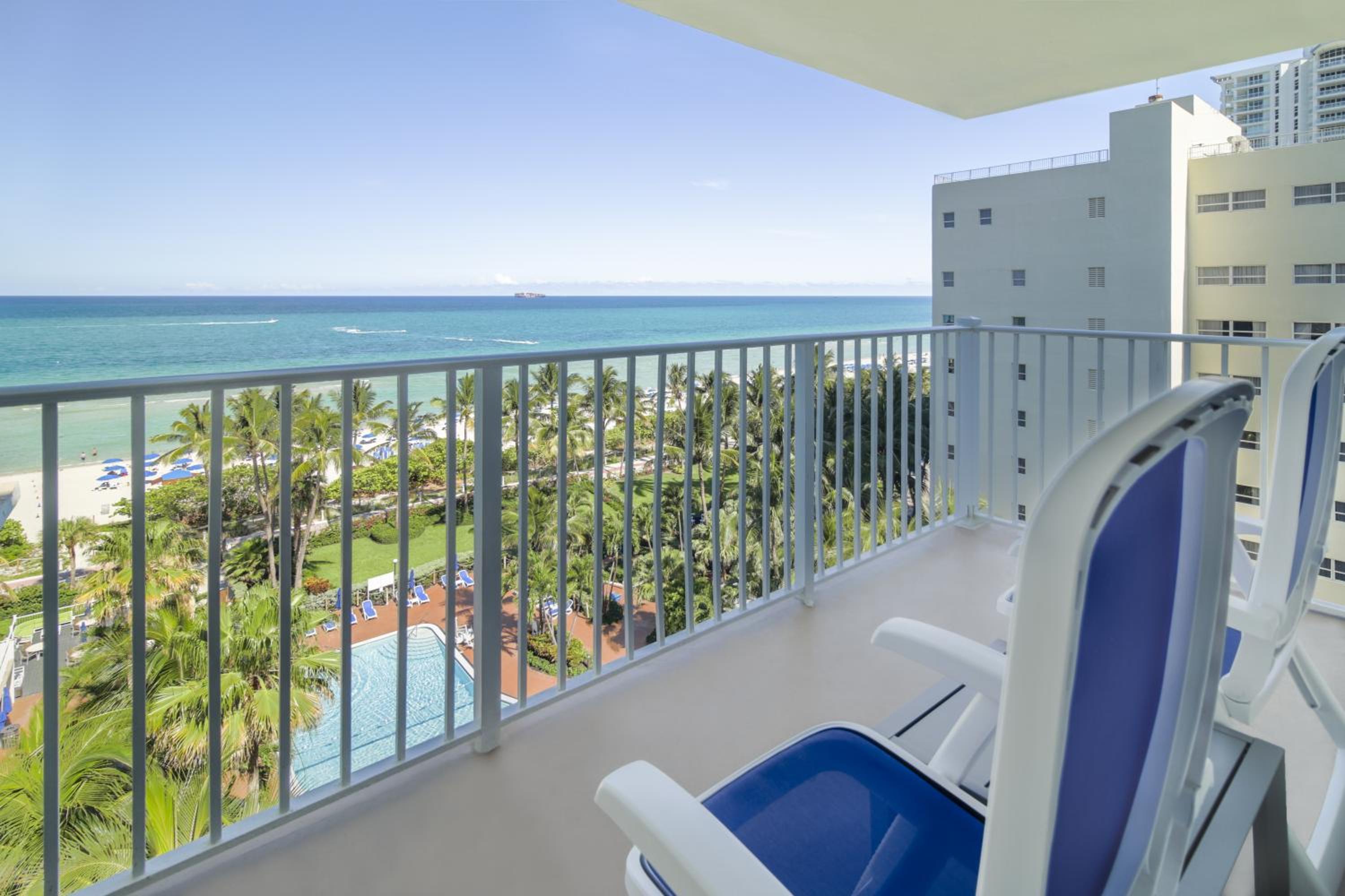 King Suite with Poolview and Balcony  - Photo 1