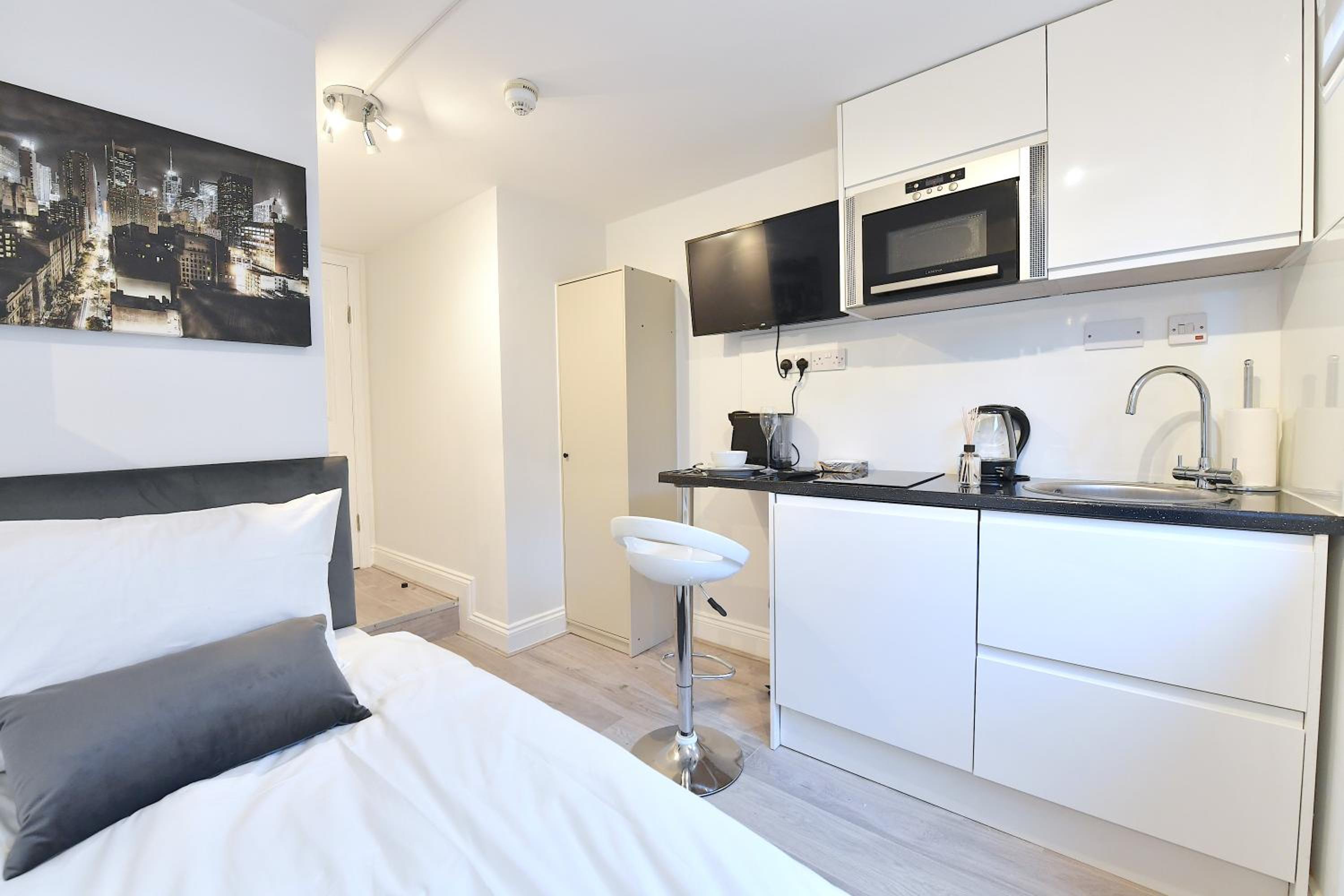 Budget Single Room photo 2