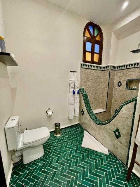 King Room with Spa Bath - Photo 14