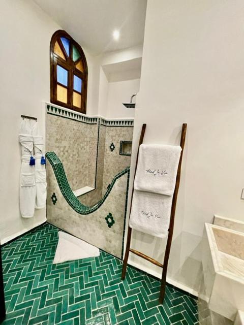 King Room with Spa Bath - Photo 15