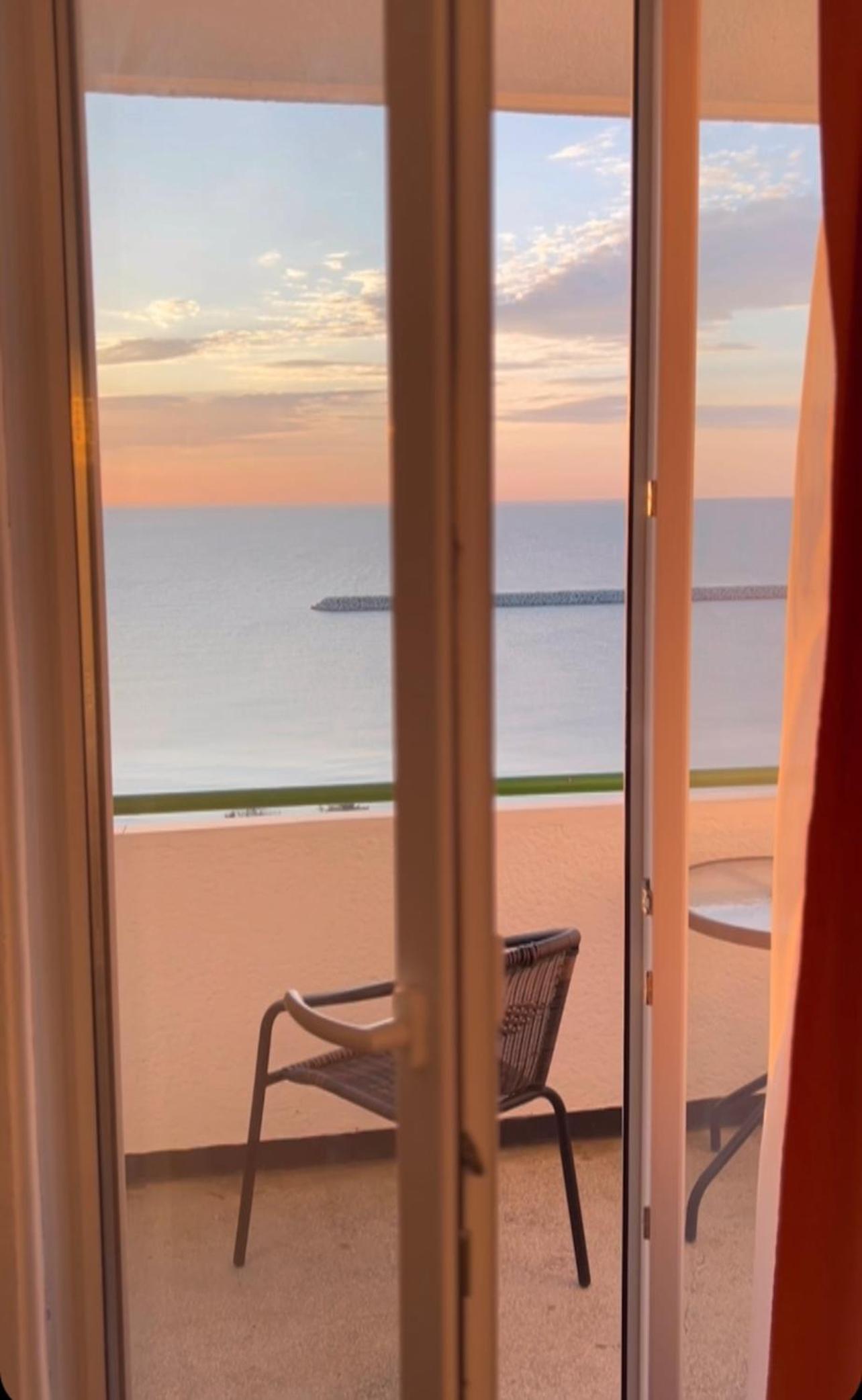 Superior Twin Room with Sea View - Photo 3