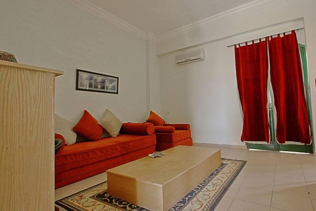 Junior Suite with Balcony - Photo 11